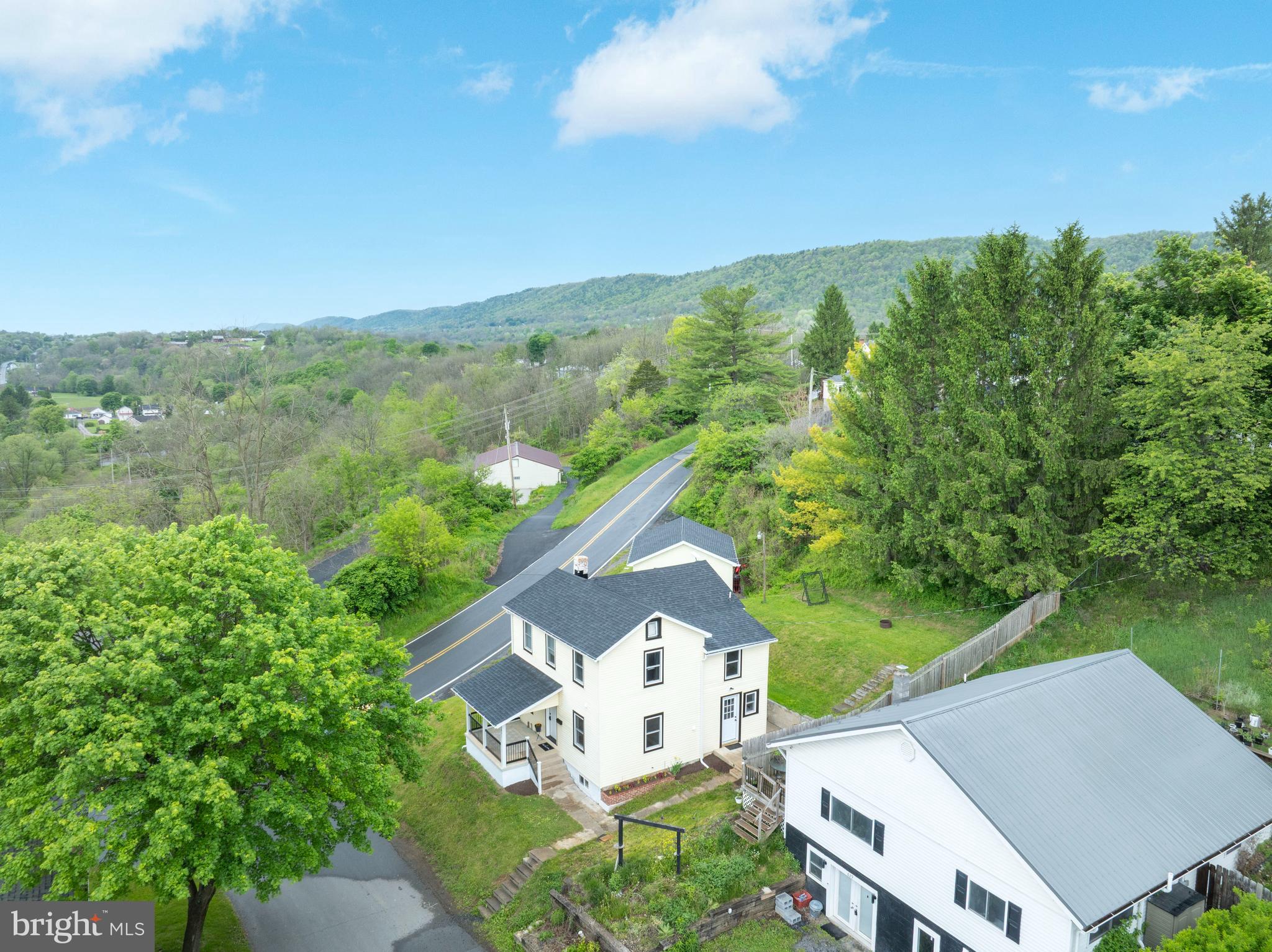 HALFMOON HILL - Residential