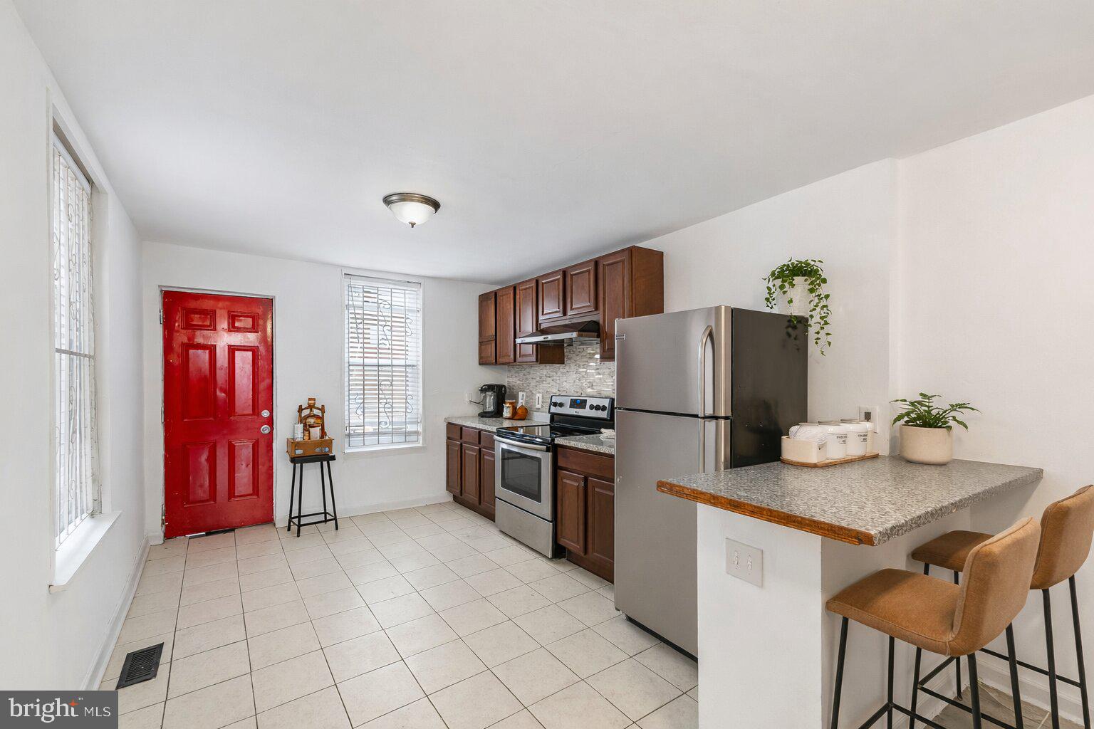 1662 S CONESTOGA STREET