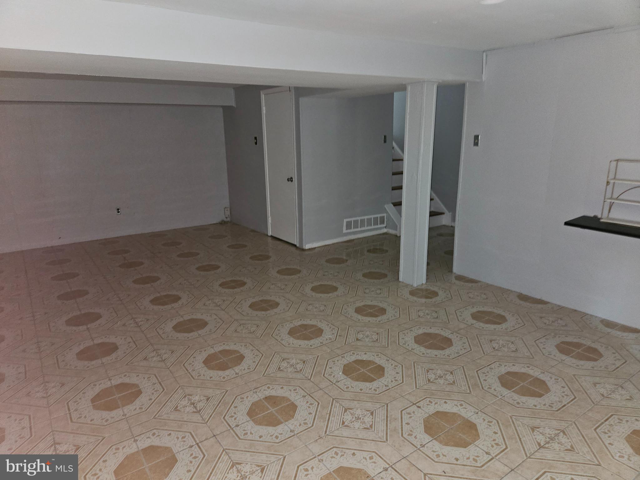 WOODLYN CROSSING - Residential Lease