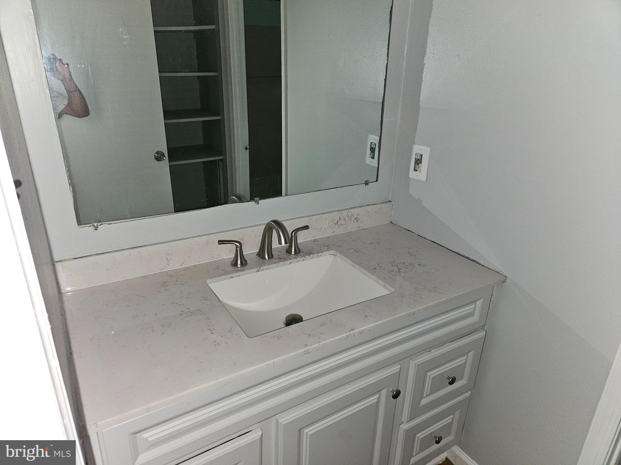 WOODLYN CROSSING - Residential Lease