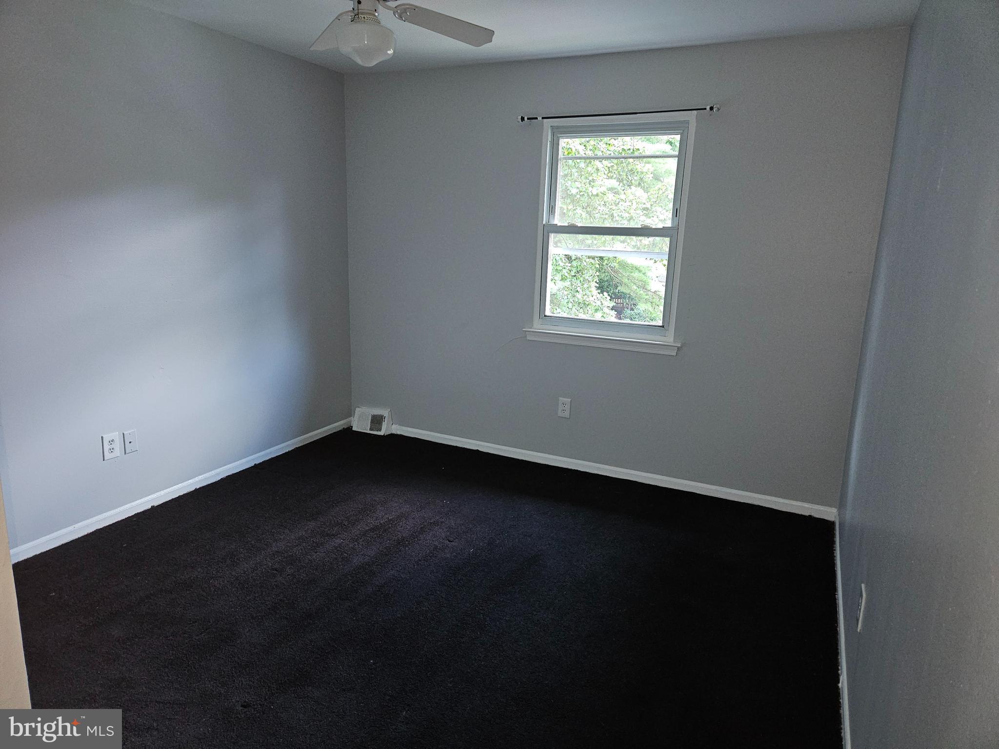 WOODLYN CROSSING - Residential Lease