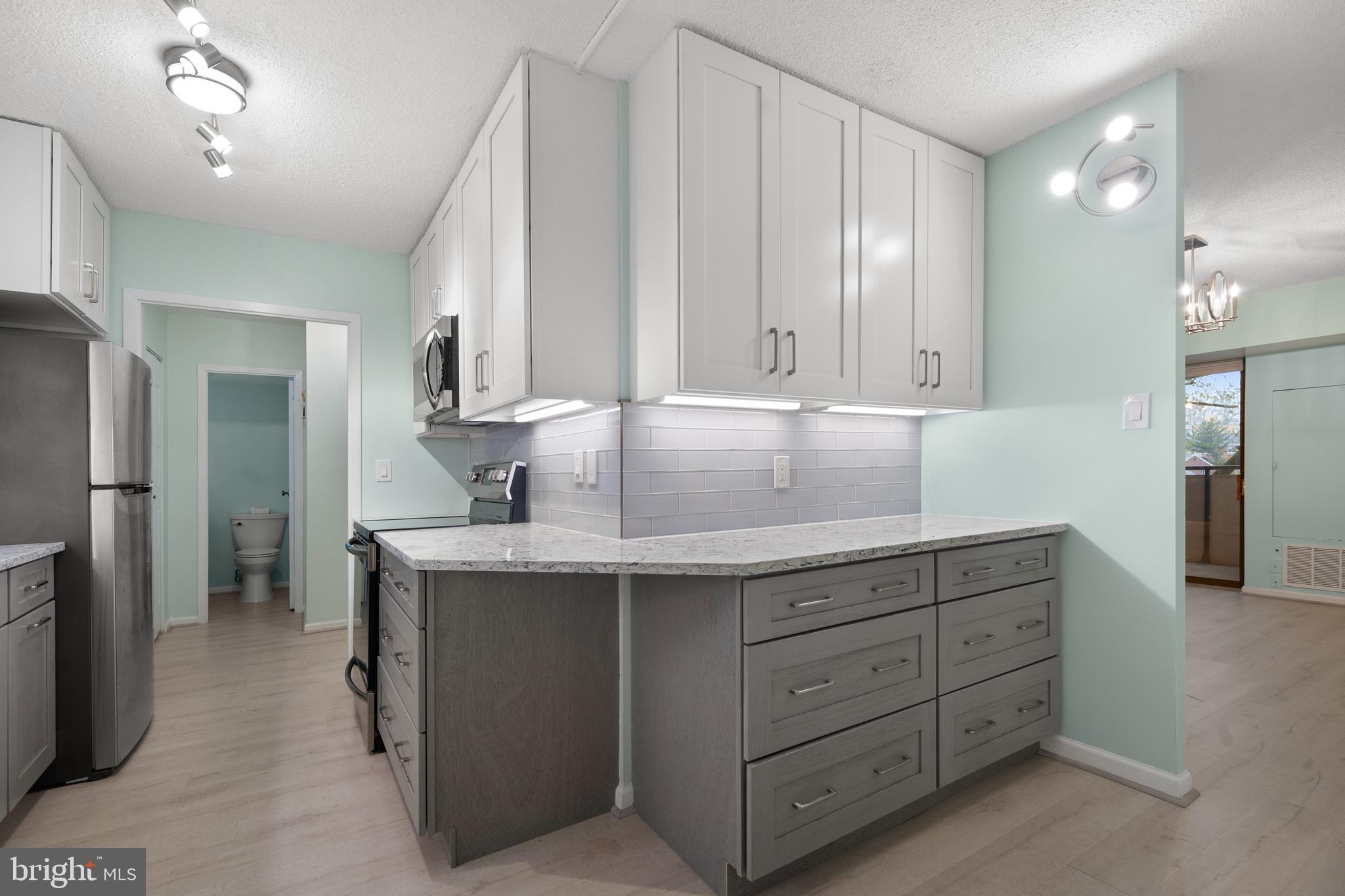 CARLYLE HOUSE - Residential