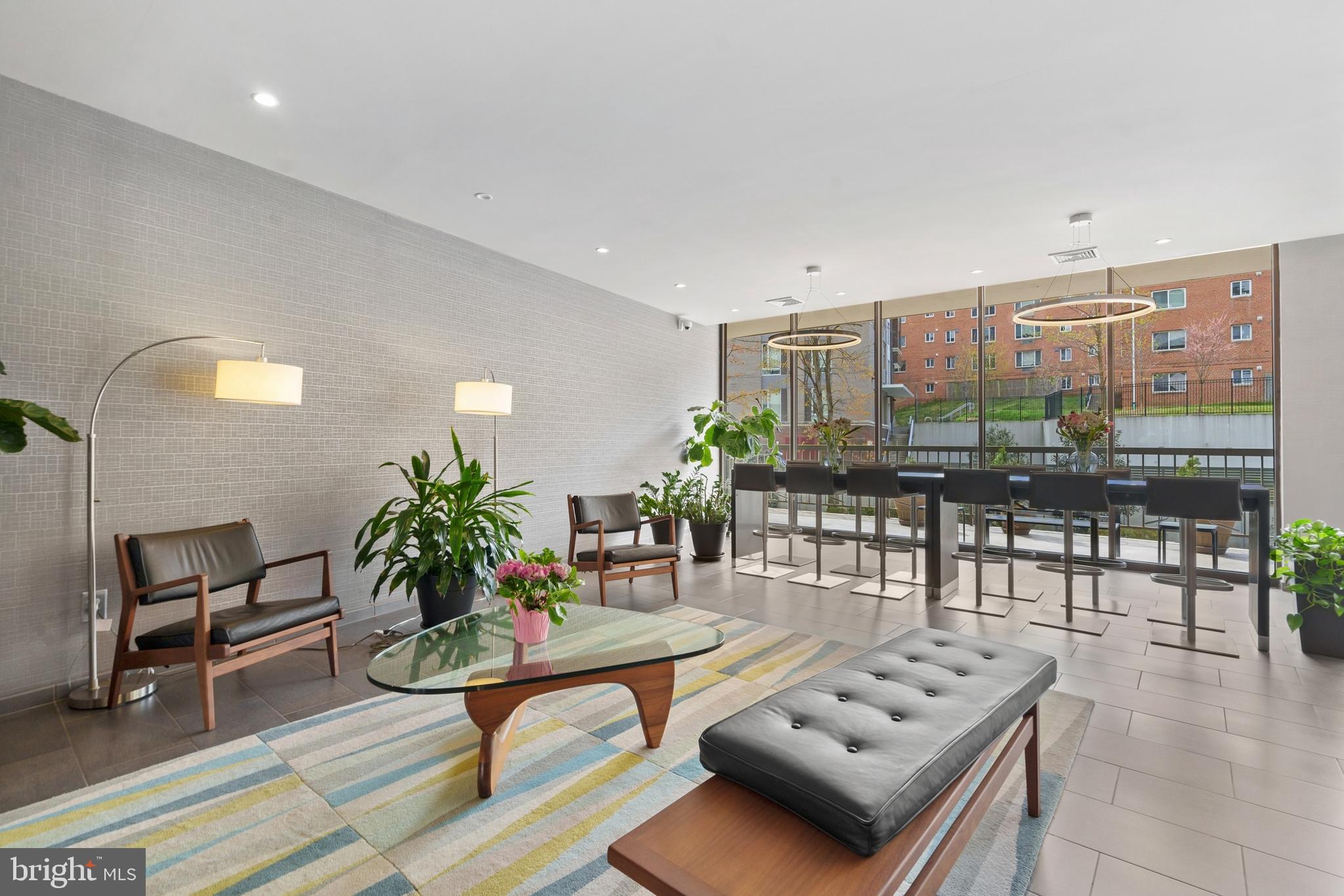 CARLYLE HOUSE - Residential