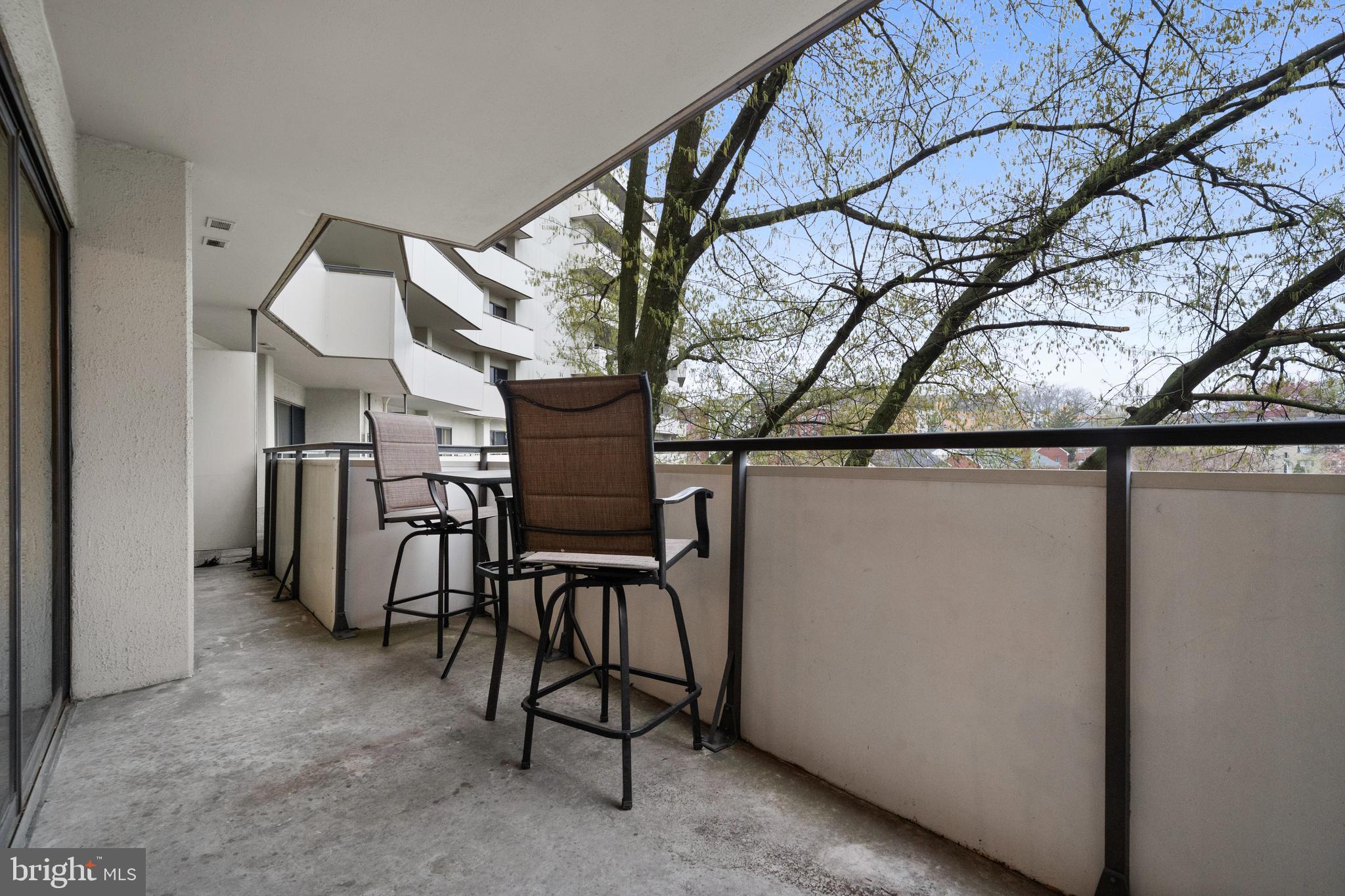 CARLYLE HOUSE - Residential