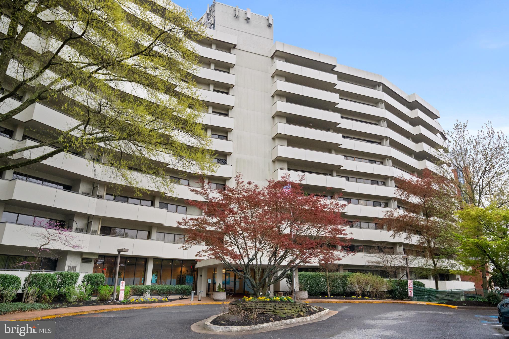 CARLYLE HOUSE - Residential