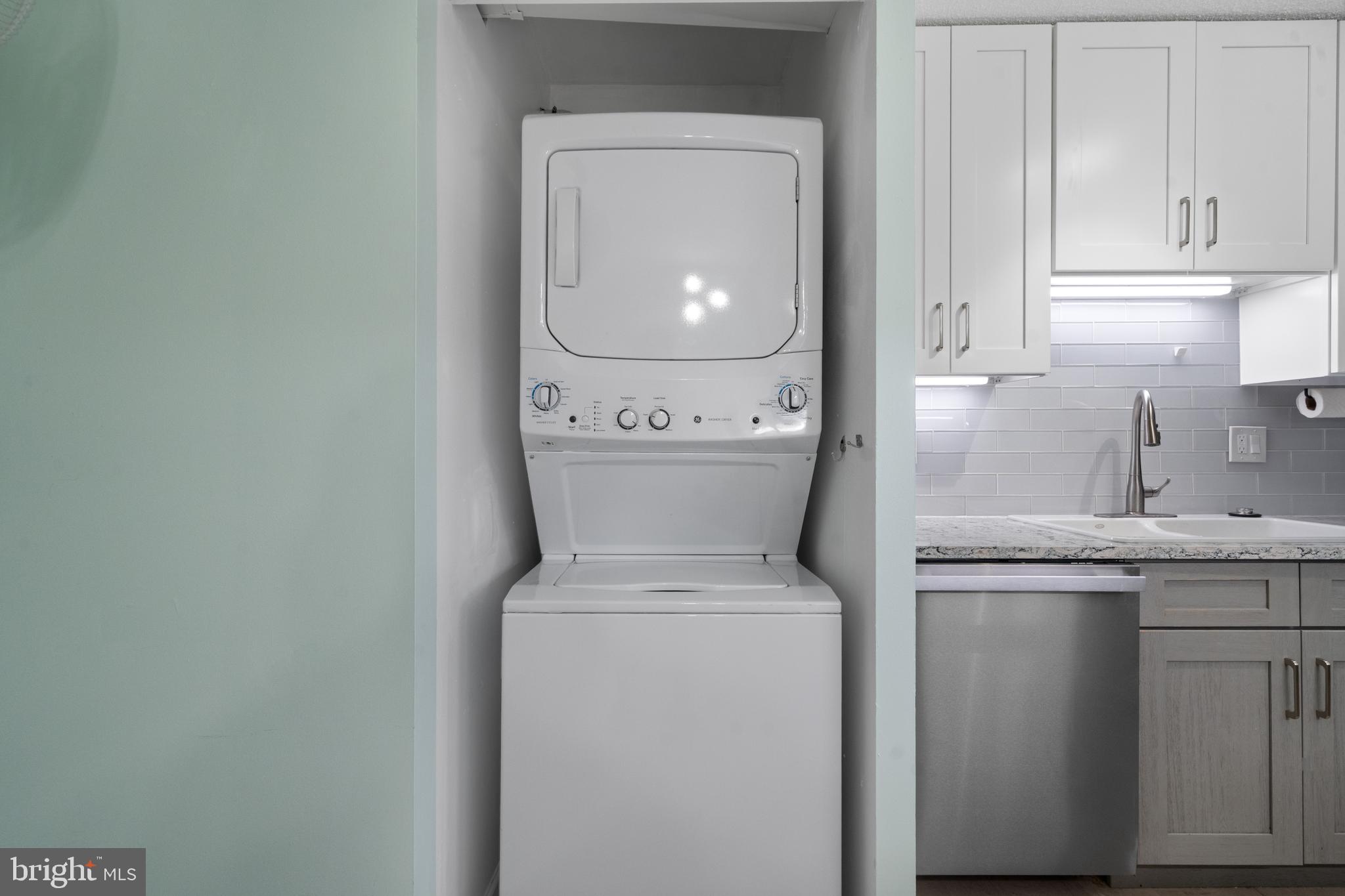 CARLYLE HOUSE - Residential