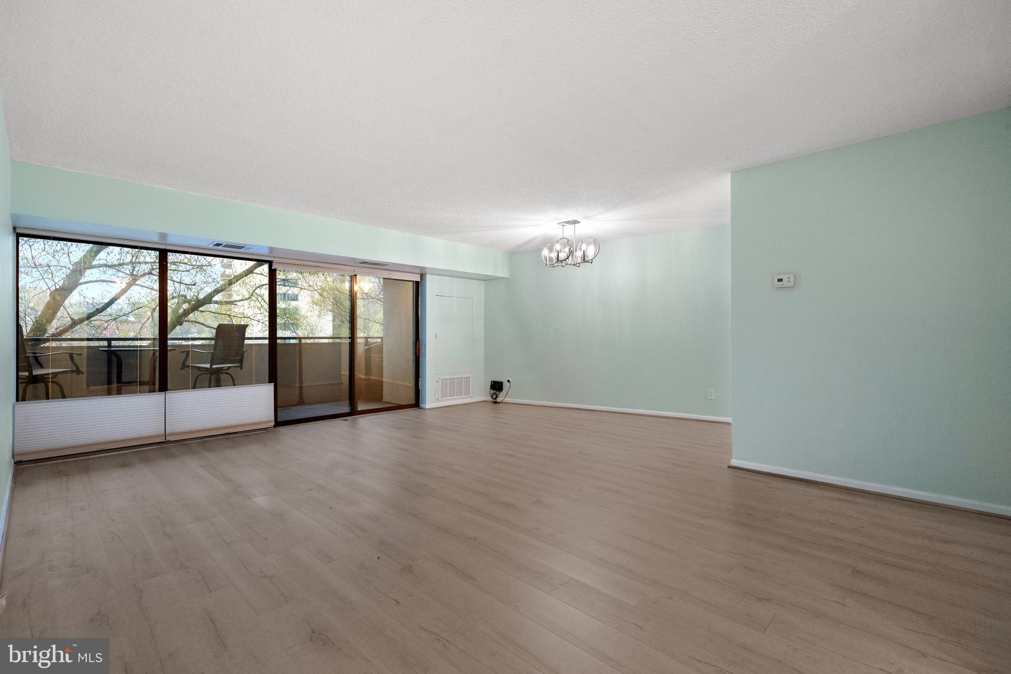 CARLYLE HOUSE - Residential