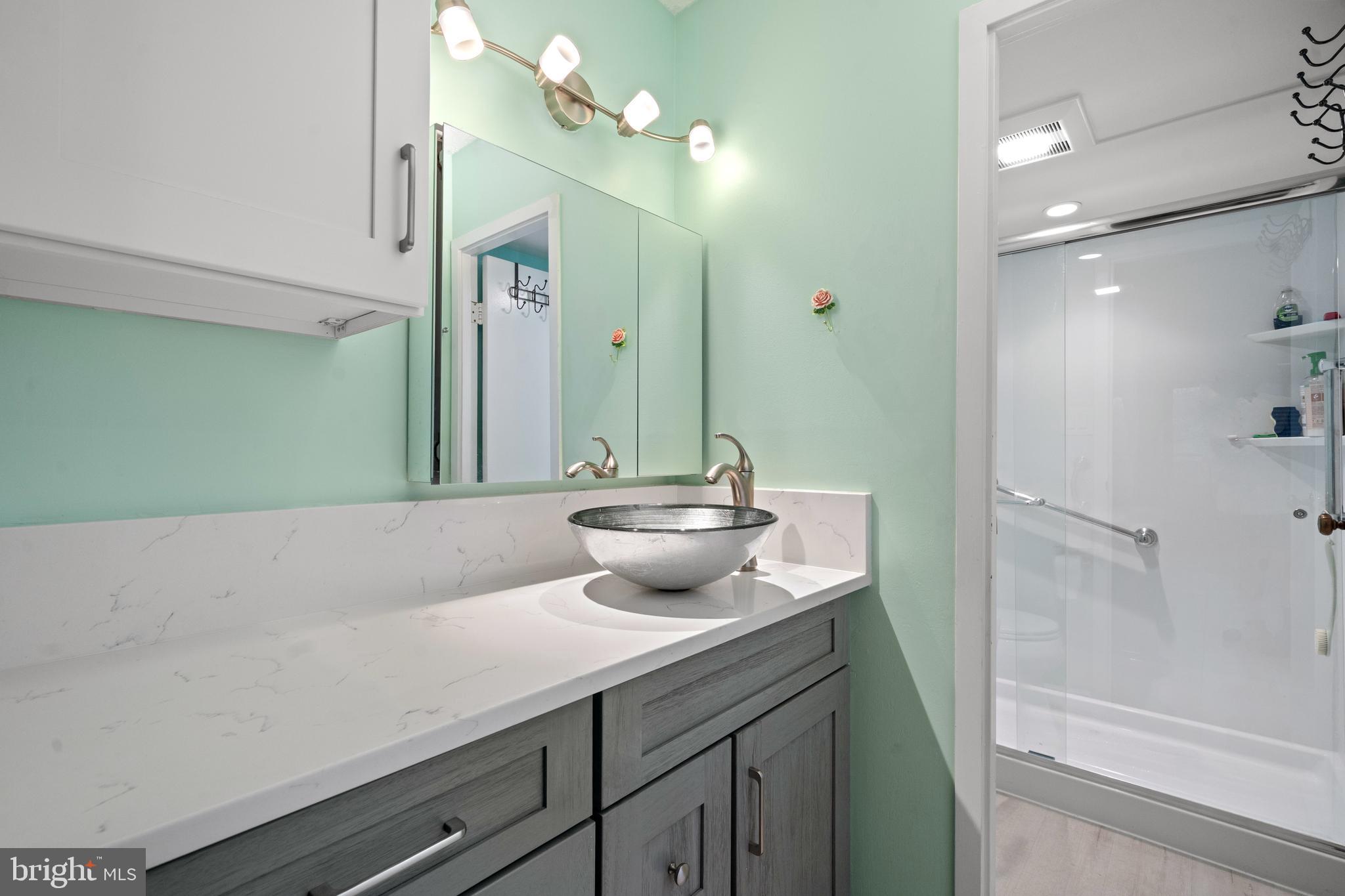 CARLYLE HOUSE - Residential