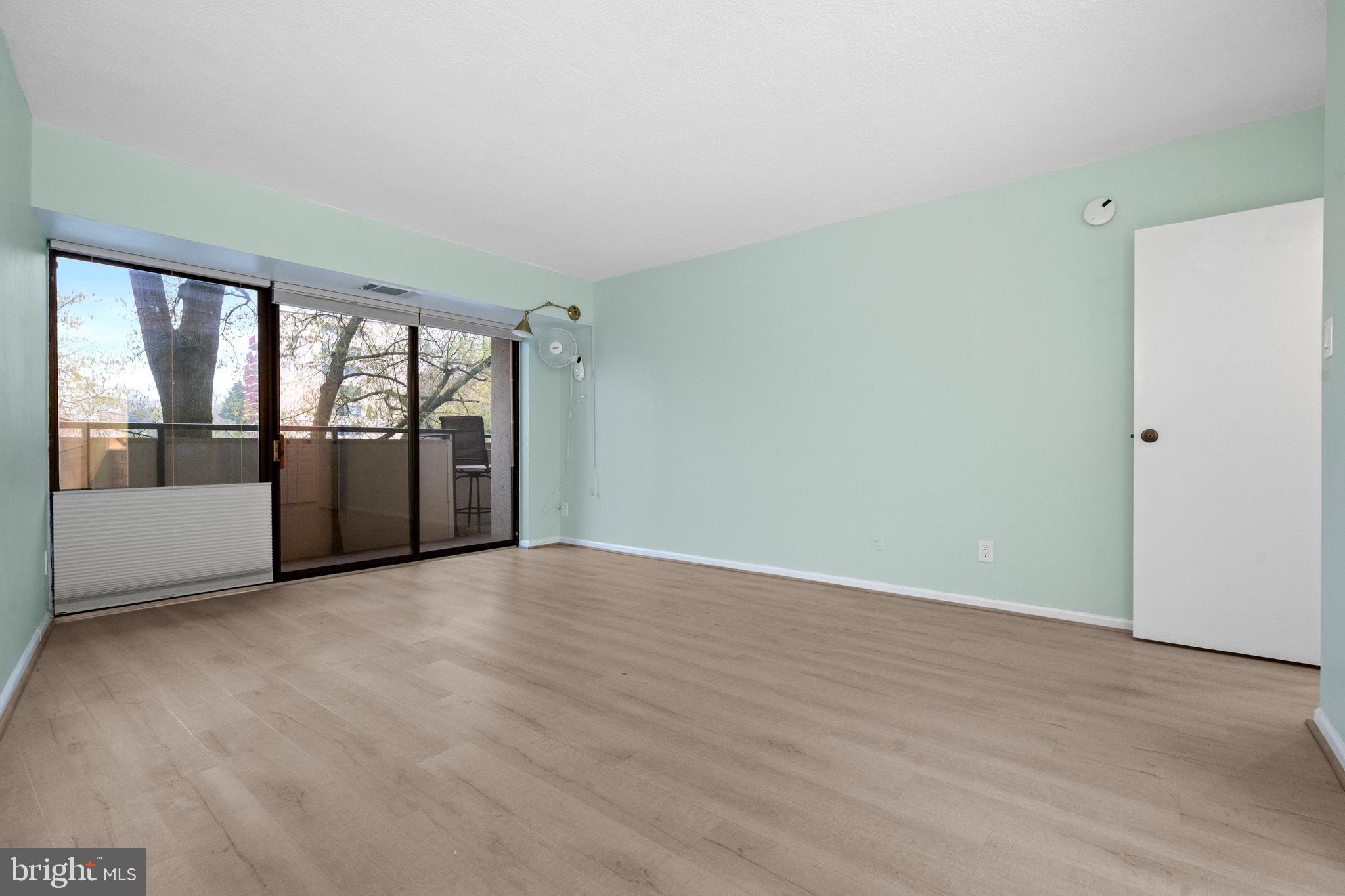 CARLYLE HOUSE - Residential