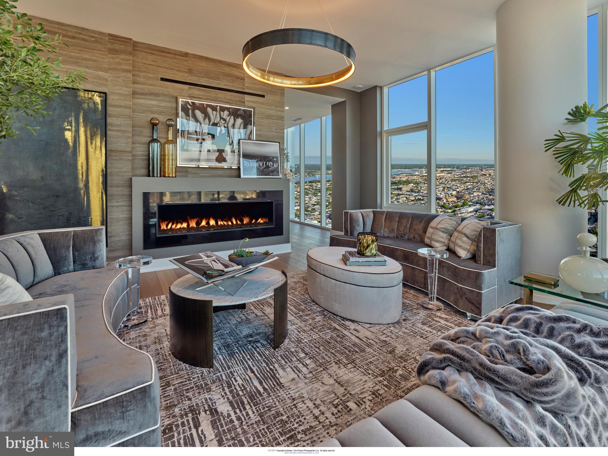 AVENUE OF THE ARTS - Residential