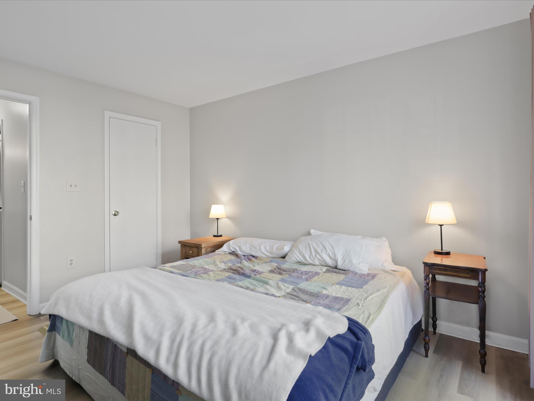 VICTORIA CROSSINGS AT MANCHESTER LAKES - Residential Lease