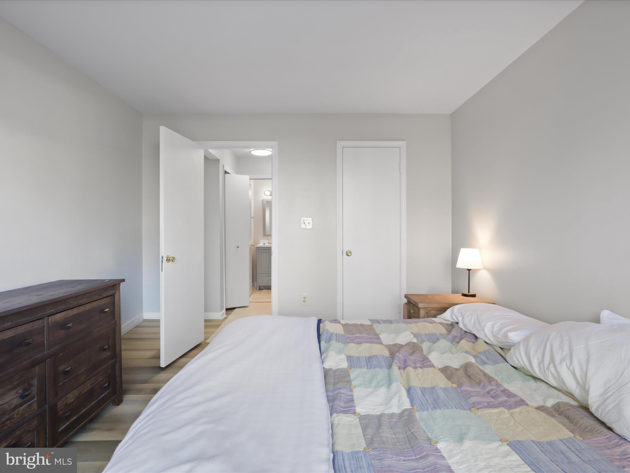 VICTORIA CROSSINGS AT MANCHESTER LAKES - Residential Lease