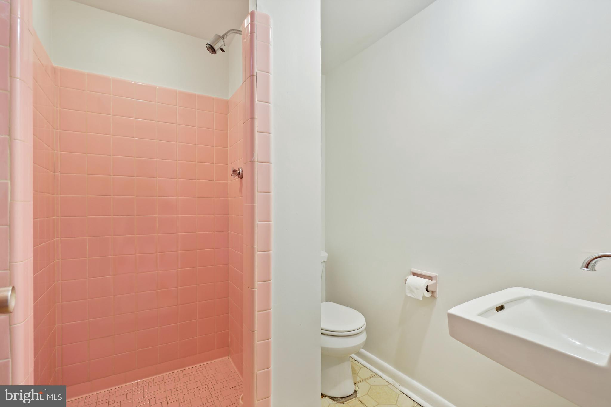 KENWOOD PARK - Residential Lease