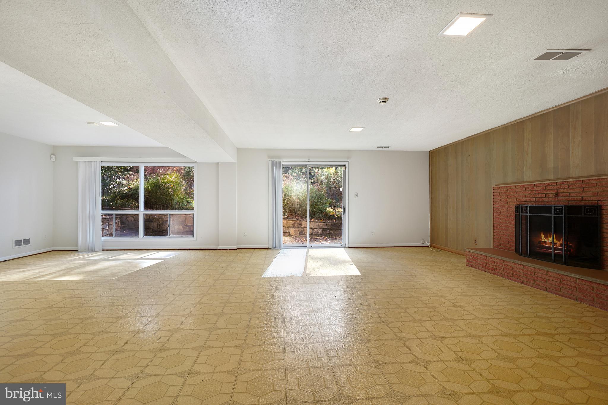 KENWOOD PARK - Residential Lease