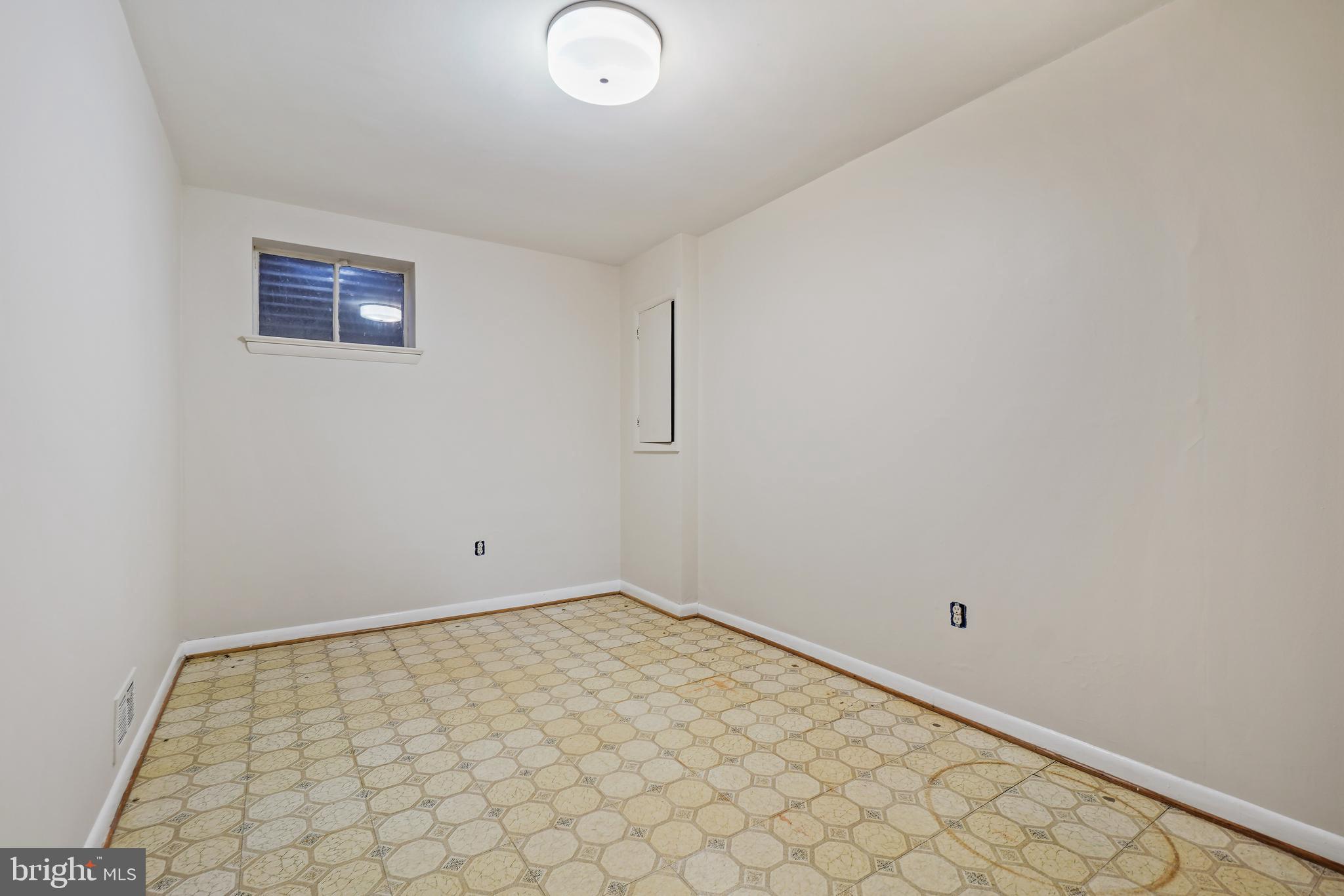 KENWOOD PARK - Residential Lease