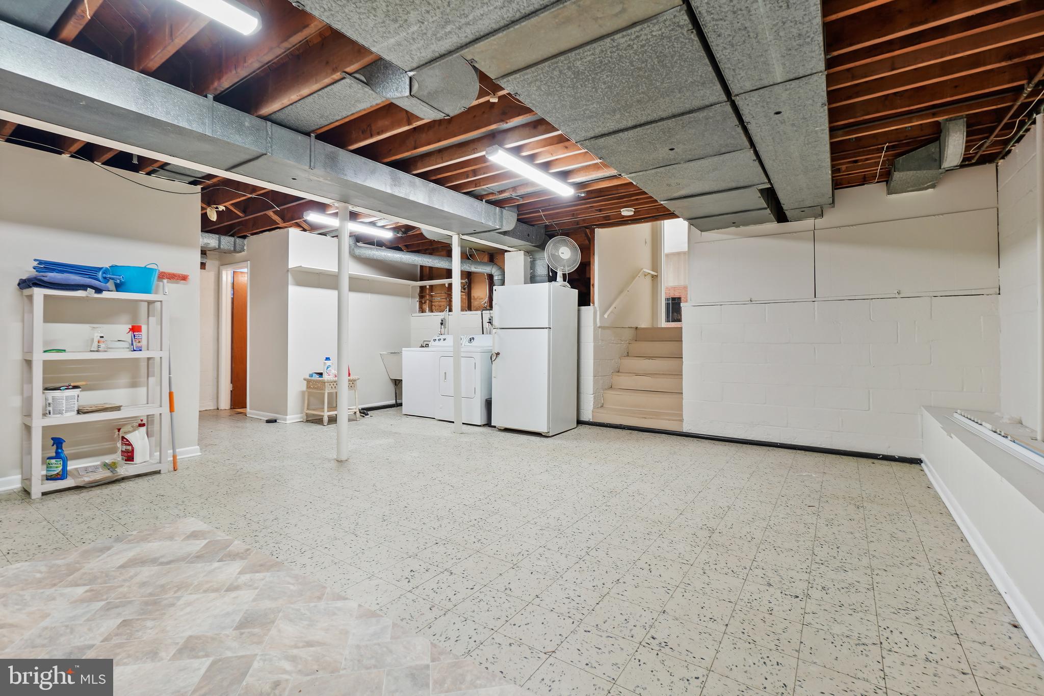 KENWOOD PARK - Residential Lease