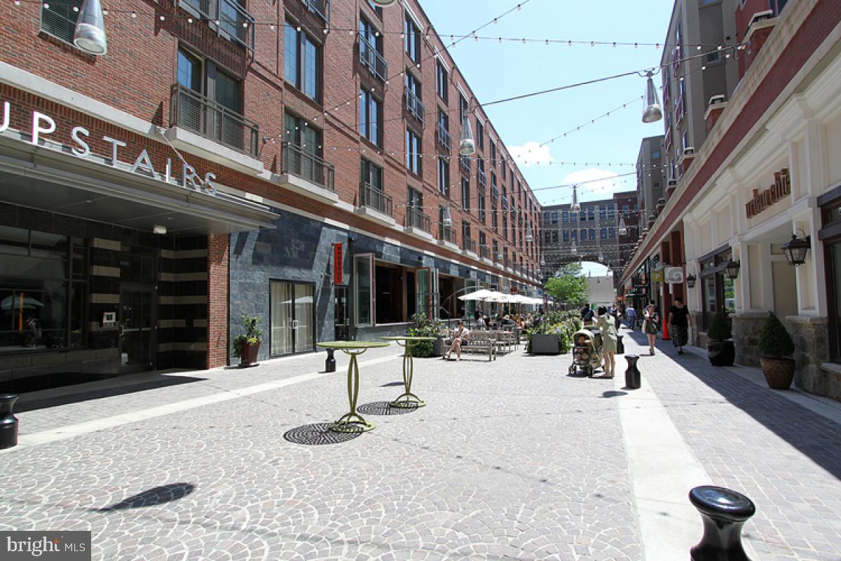 KENWOOD PARK - Residential Lease