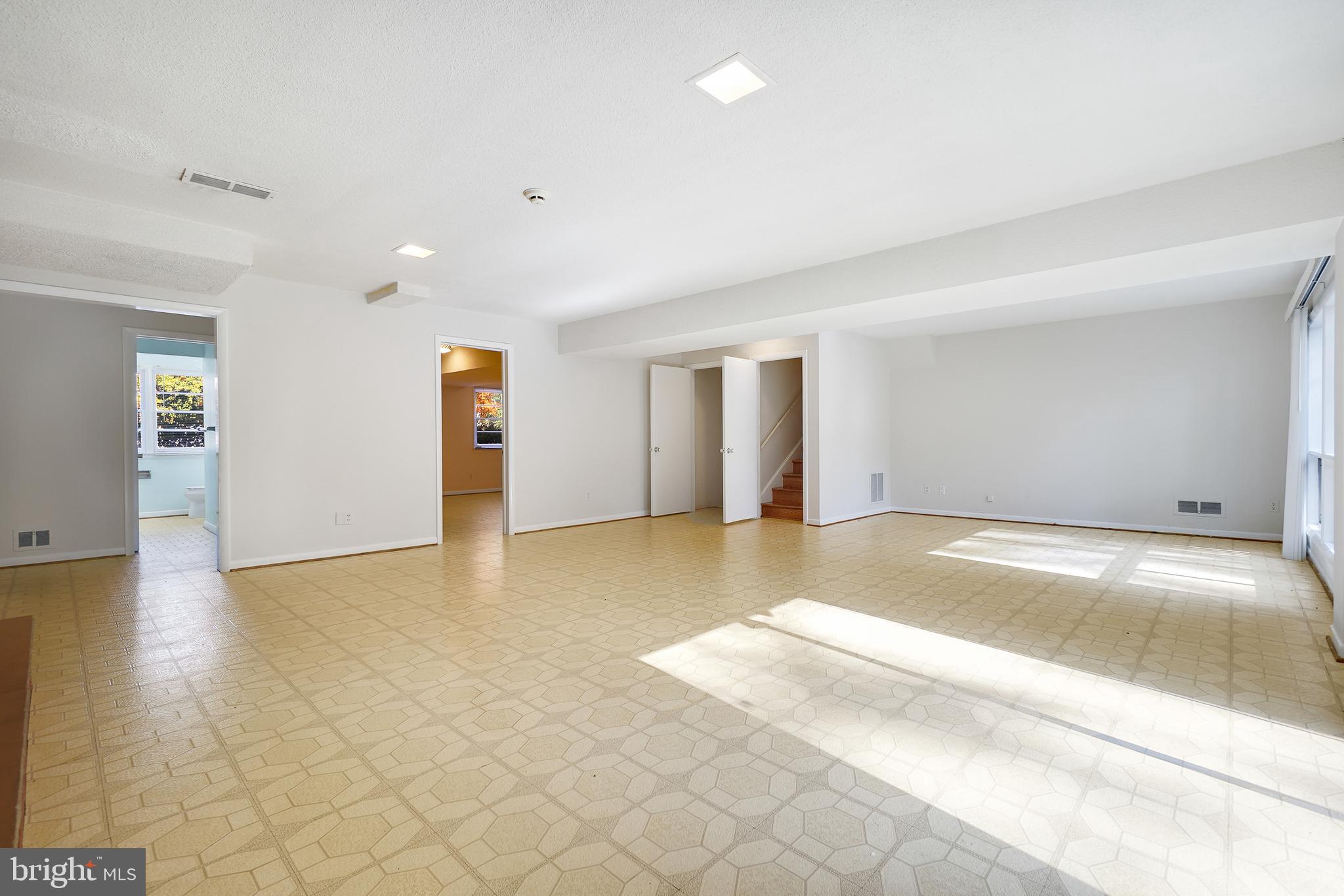 KENWOOD PARK - Residential Lease