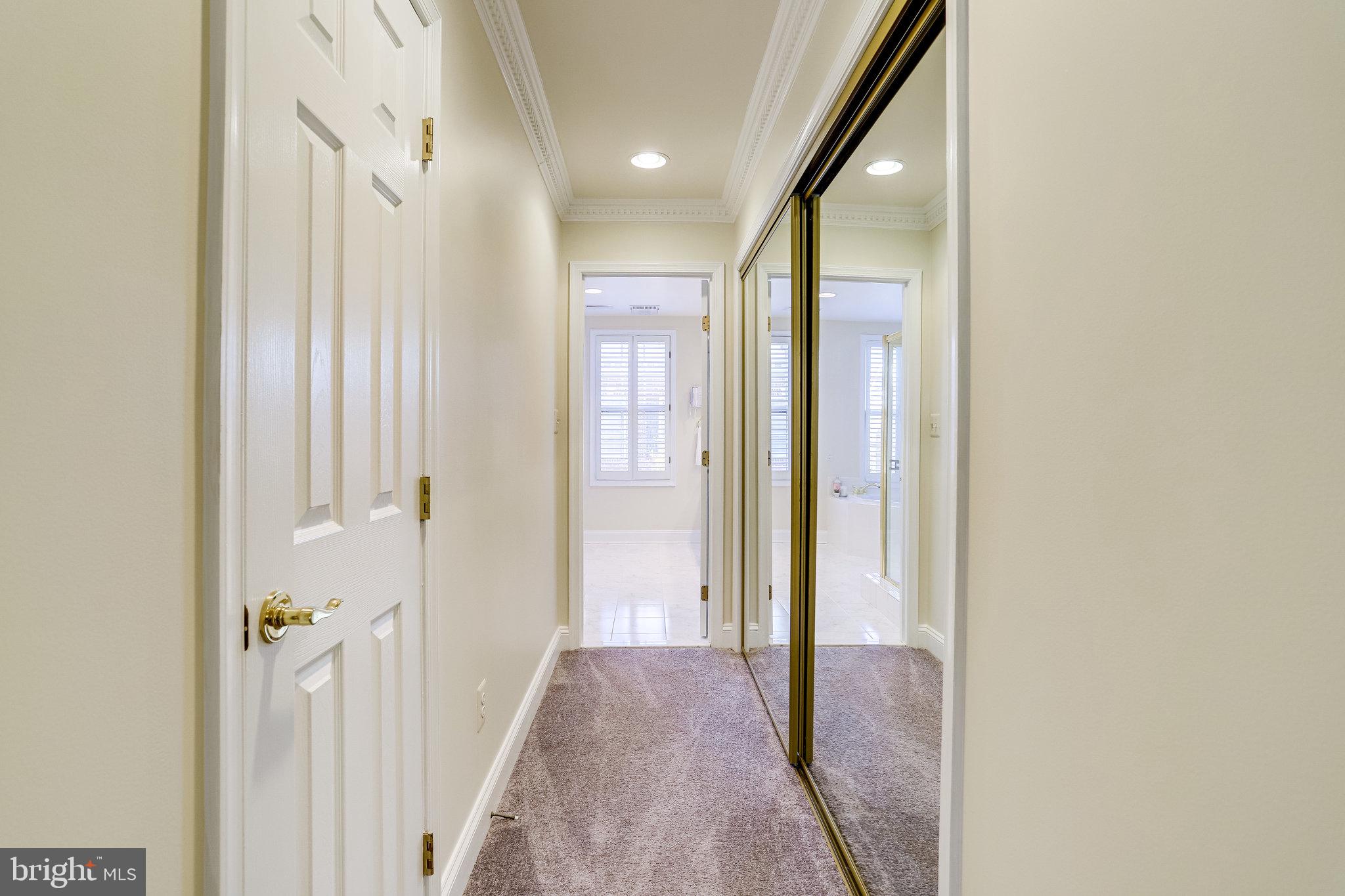 RIVERGATE - Residential