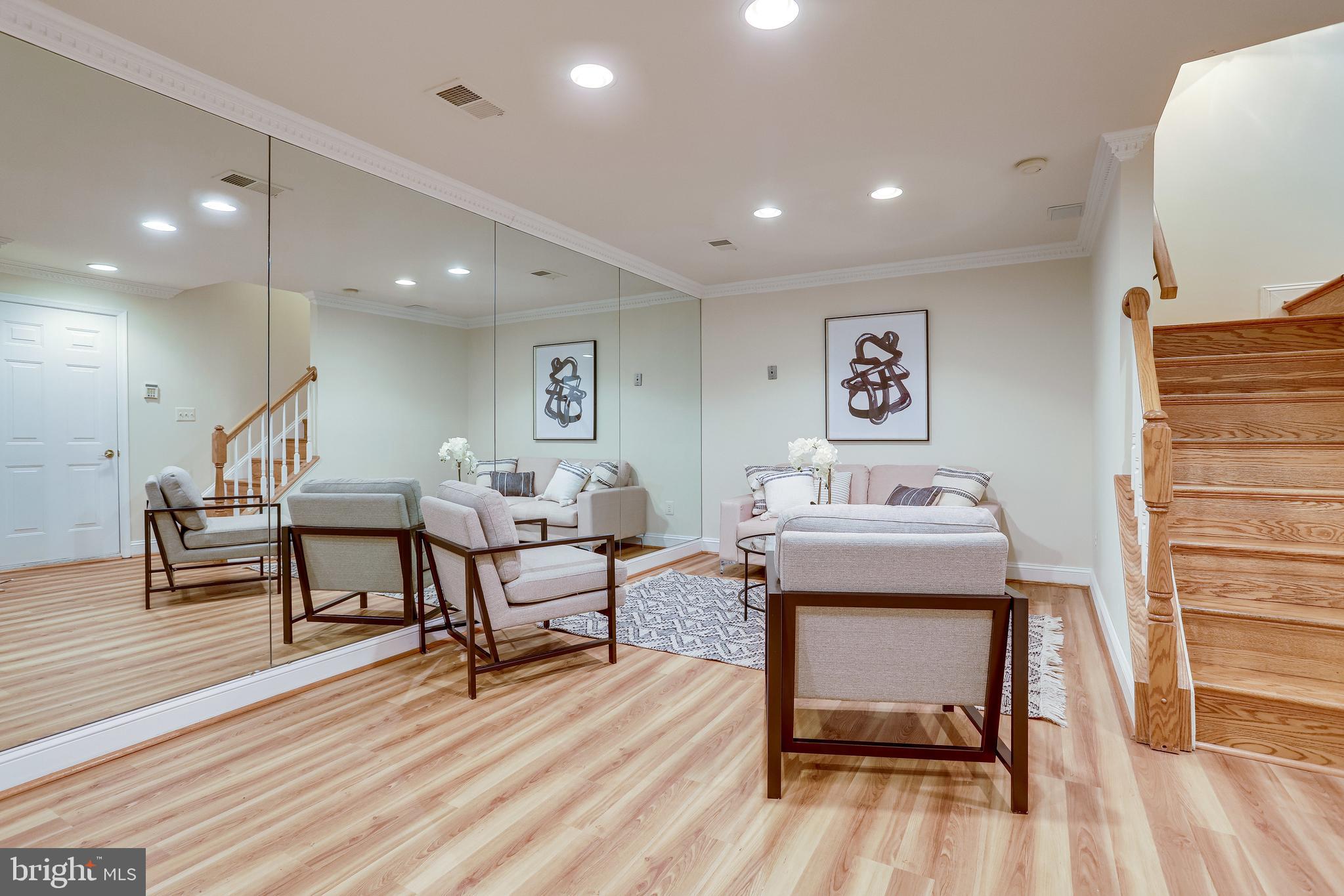 RIVERGATE - Residential