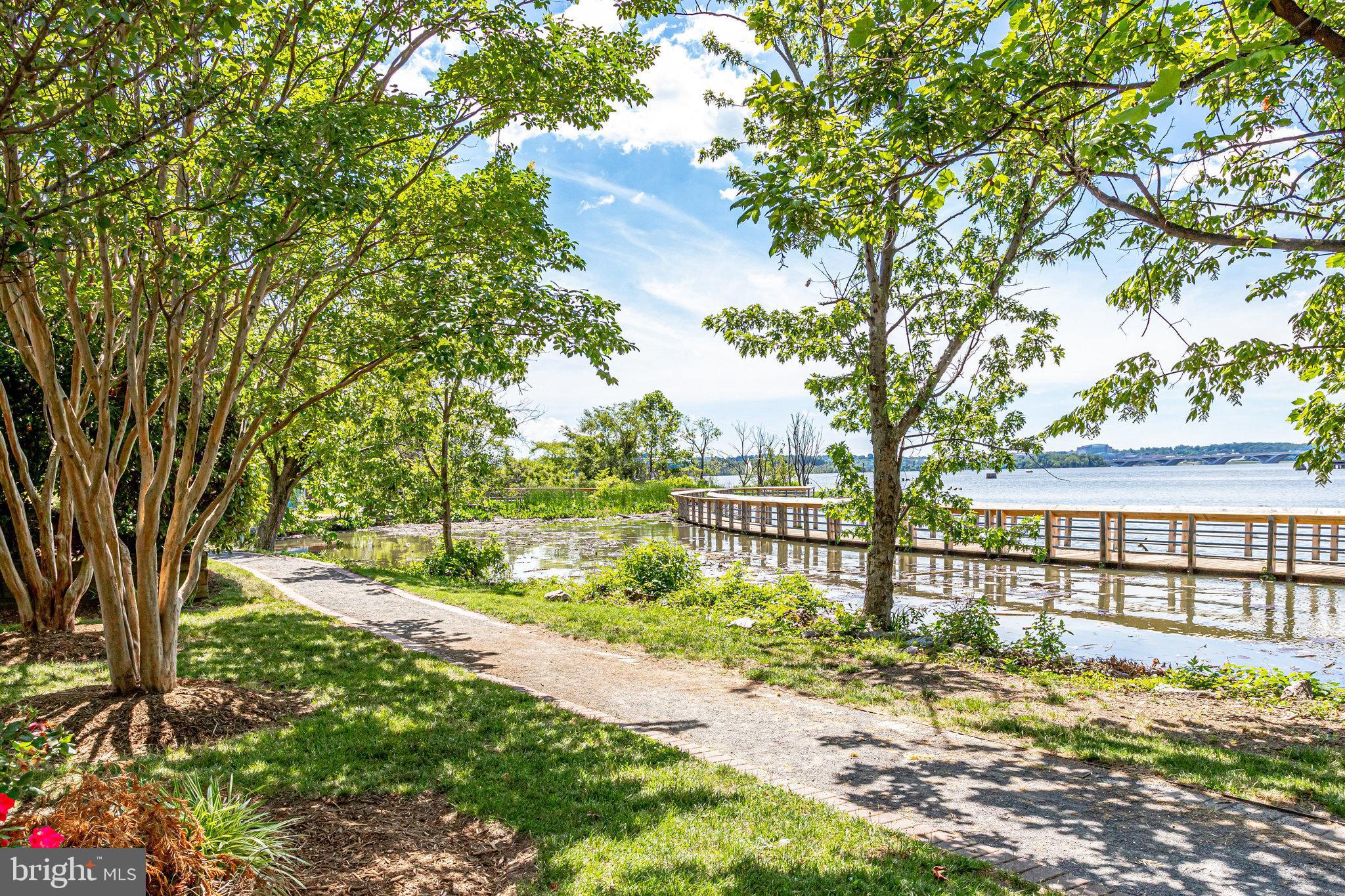 RIVERGATE - Residential