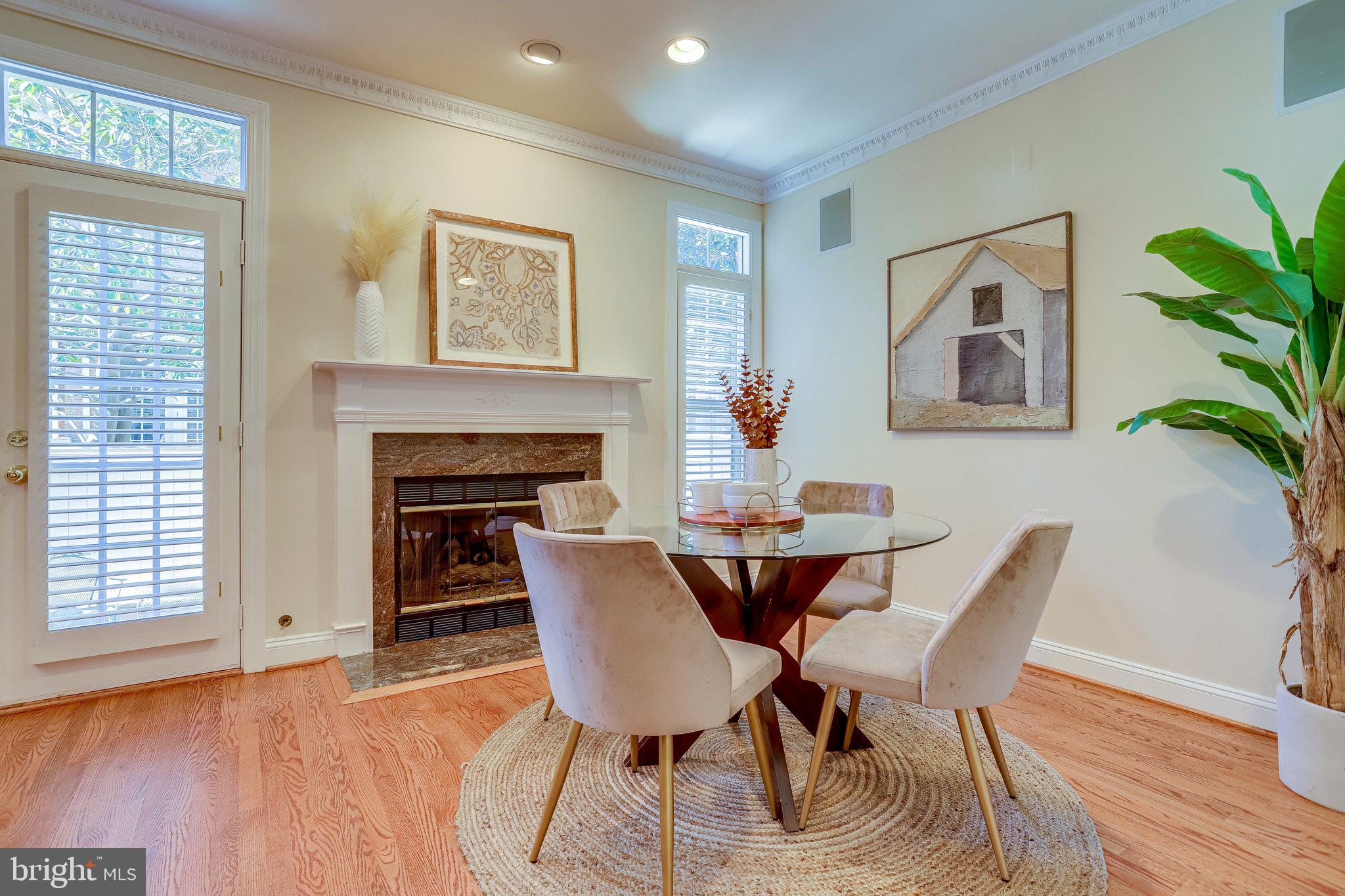 RIVERGATE - Residential