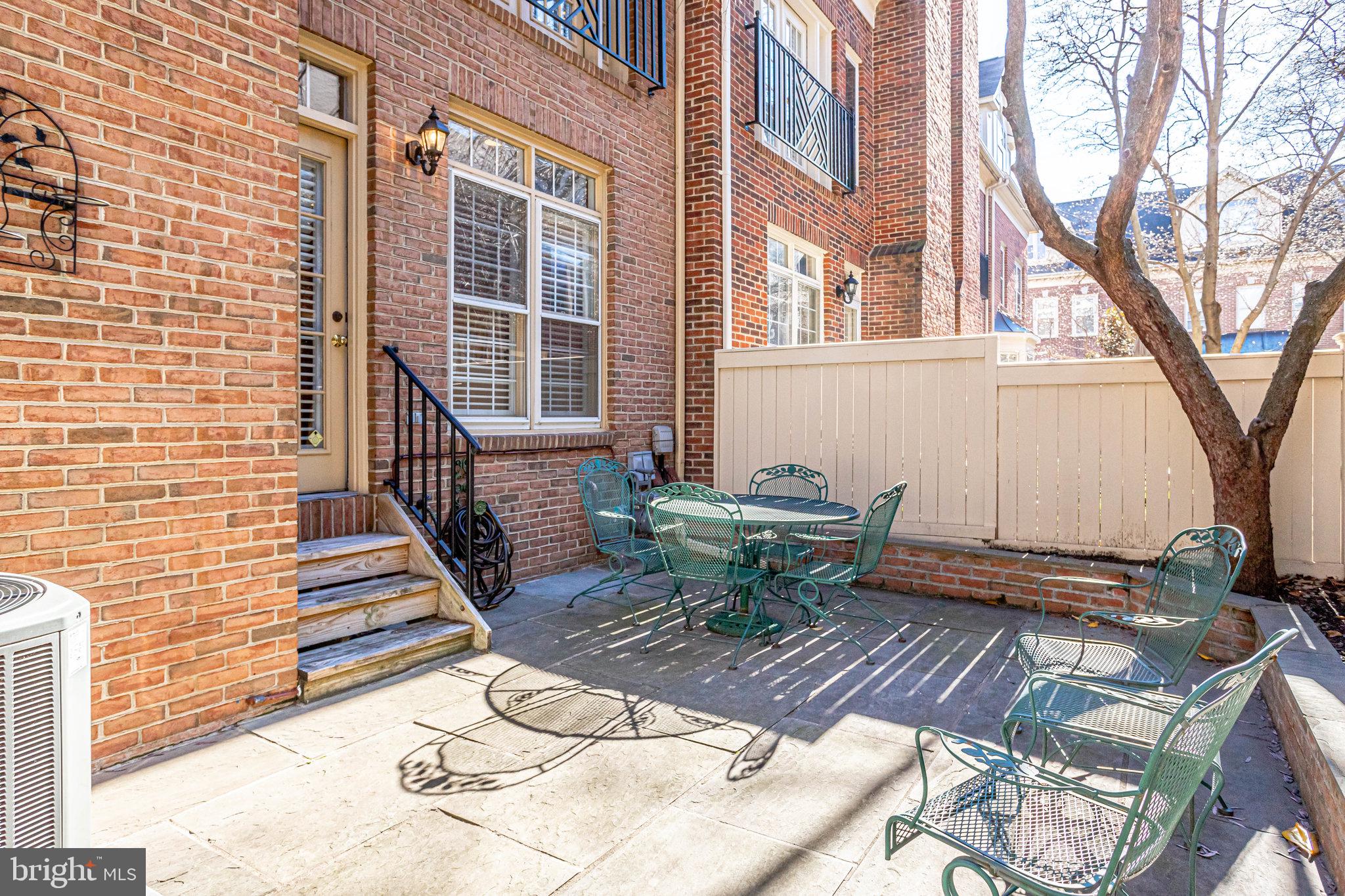 RIVERGATE - Residential