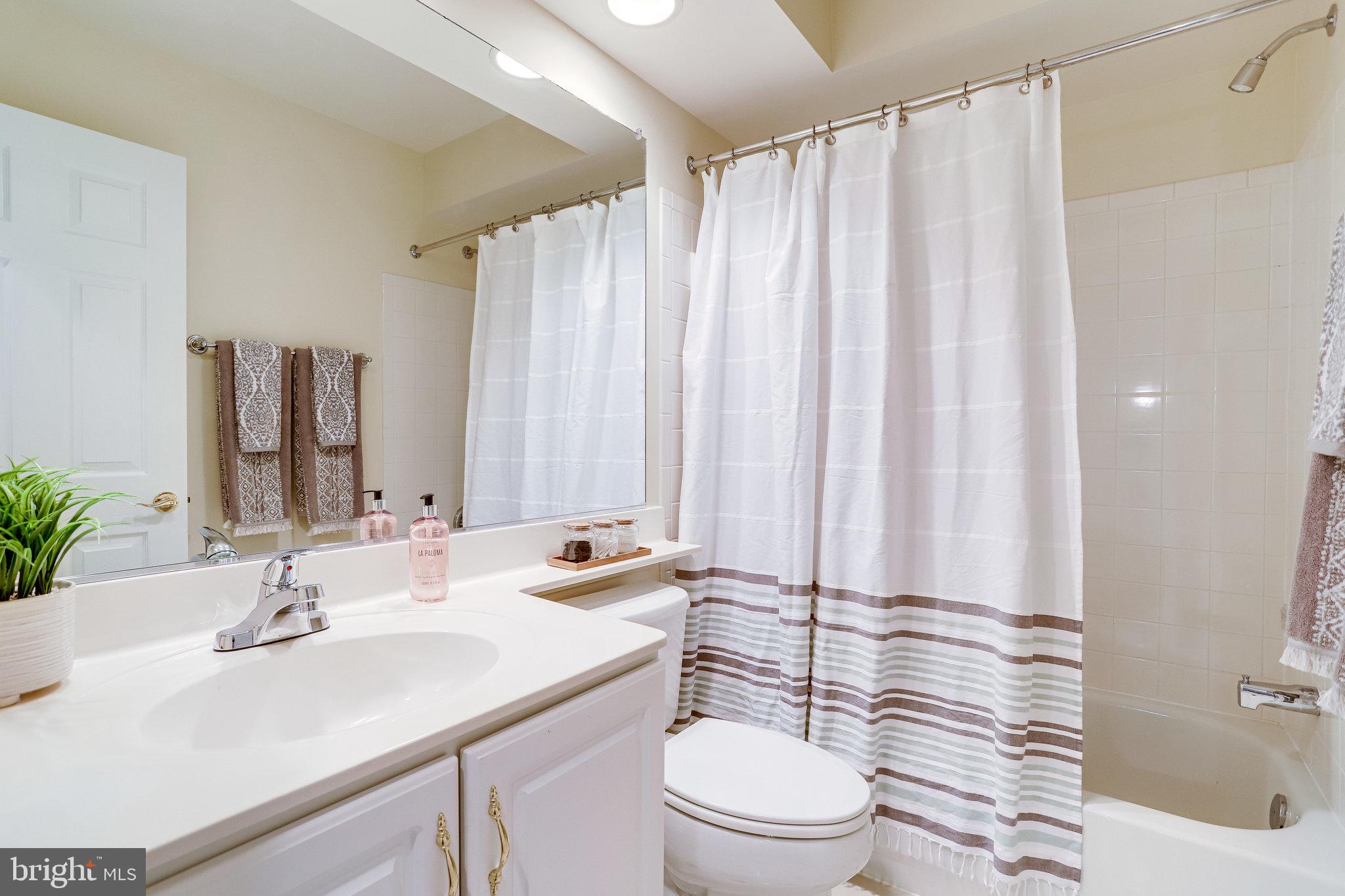 RIVERGATE - Residential