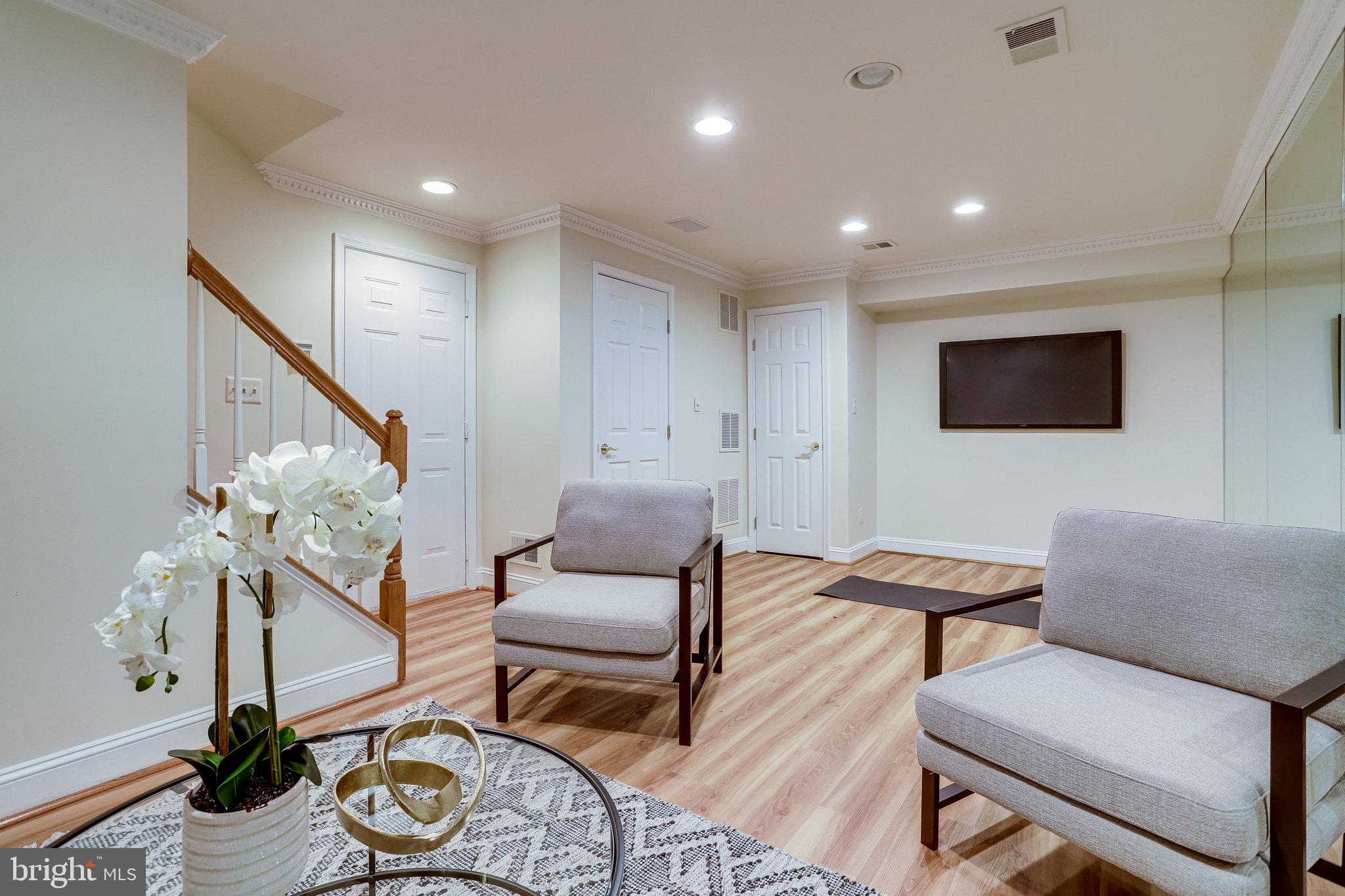 RIVERGATE - Residential