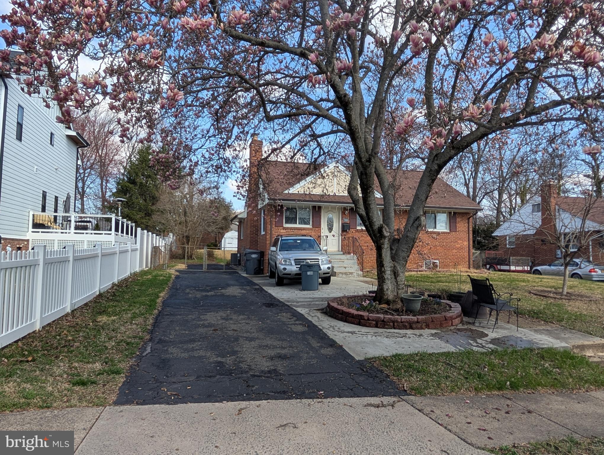 BROYHILL CREST - Residential