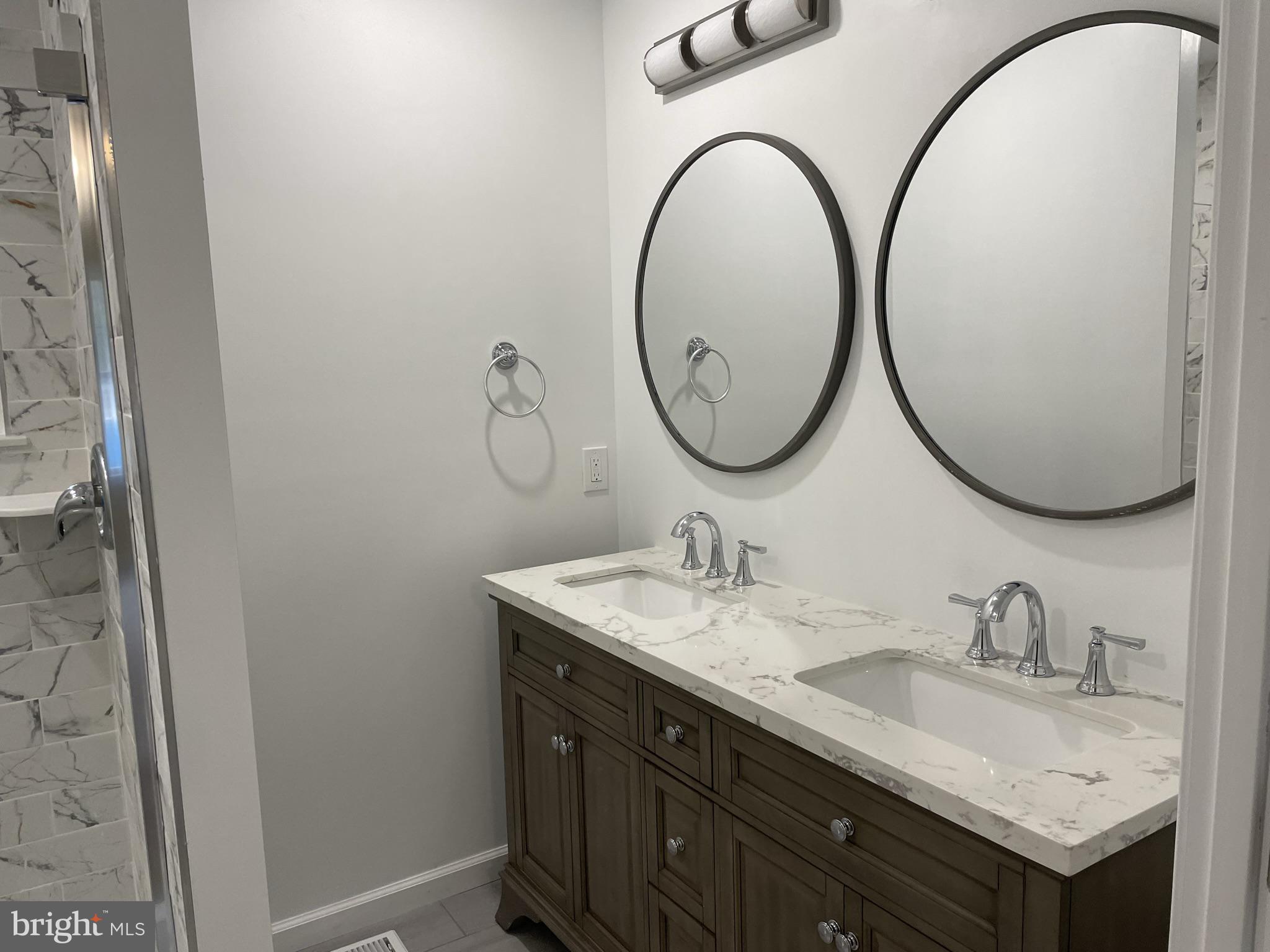 VICTORIA CROSSING - Residential Lease
