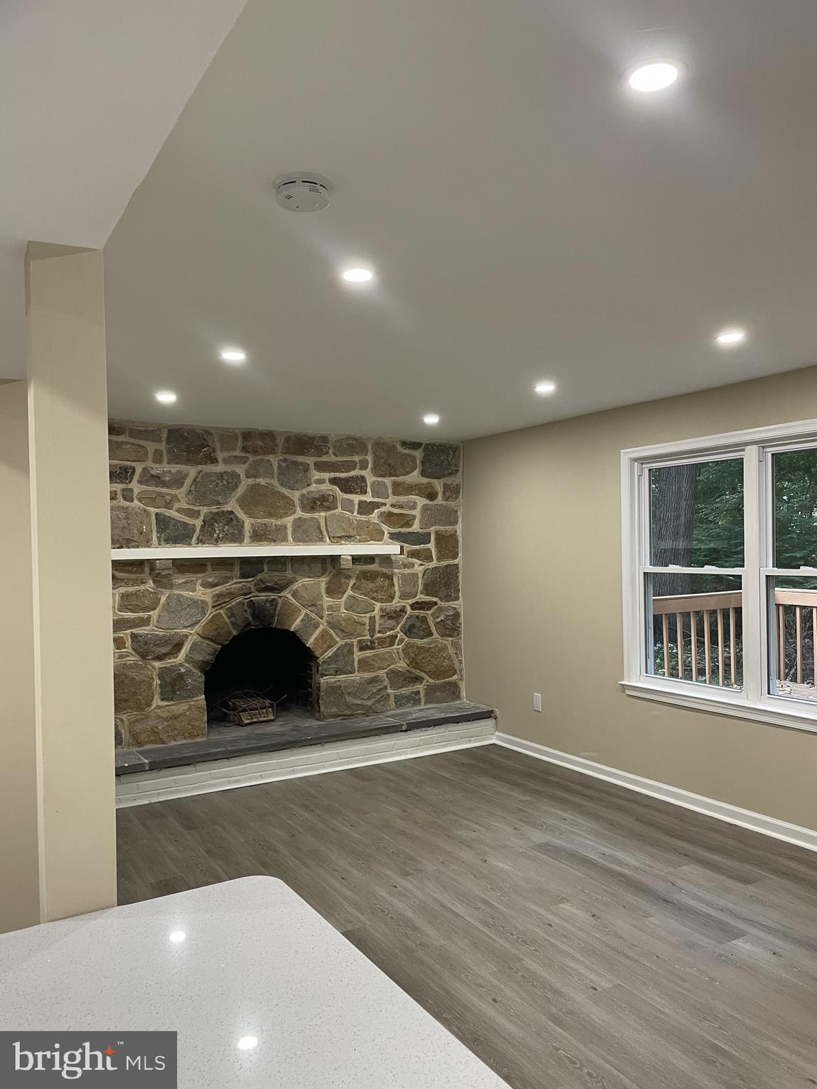 VICTORIA CROSSING - Residential Lease