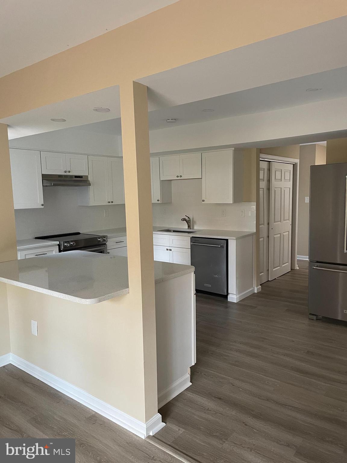 VICTORIA CROSSING - Residential Lease