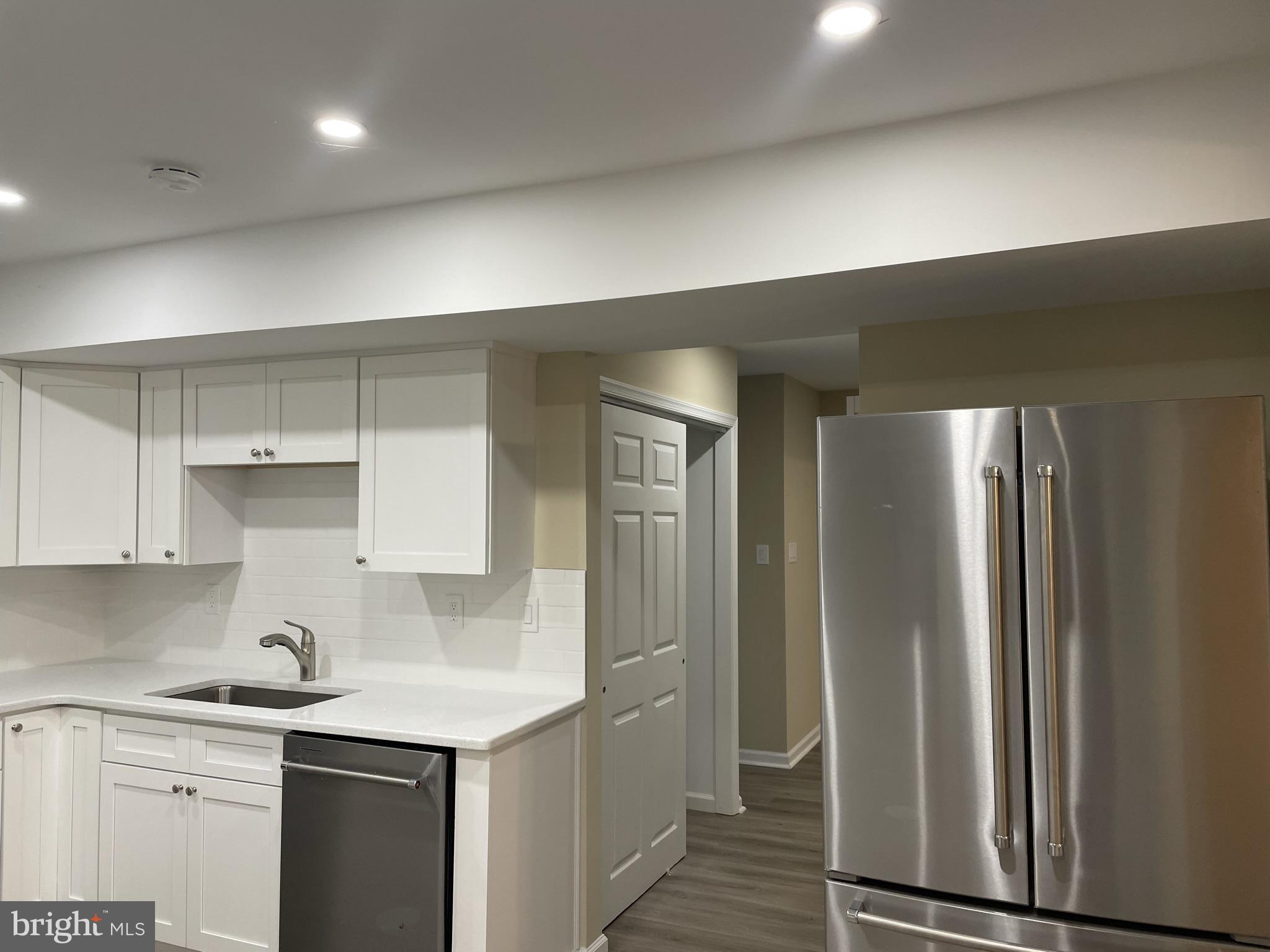 VICTORIA CROSSING - Residential Lease