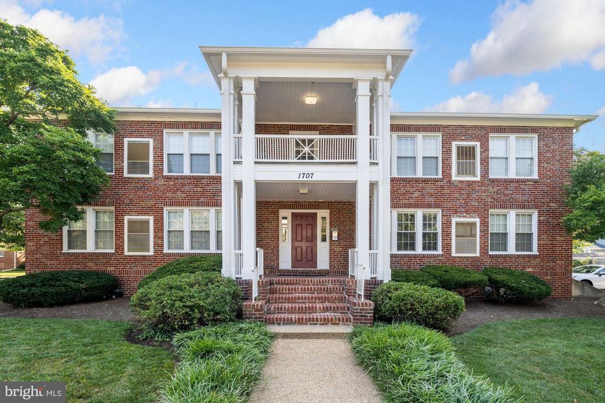 Welcome home to a cozy 1BR/1BA condo in the heart of Del Ray!  This light filled home features hardwood floors, granite kitchen counters, and an updated bath.  Laundry and extra storage facilities are in the building.  Enjoy a short walk to great restaurants, grocery stores and shops.  Close to Braddock Road Metro, bike paths and jogging trails.  You can't beat this location!