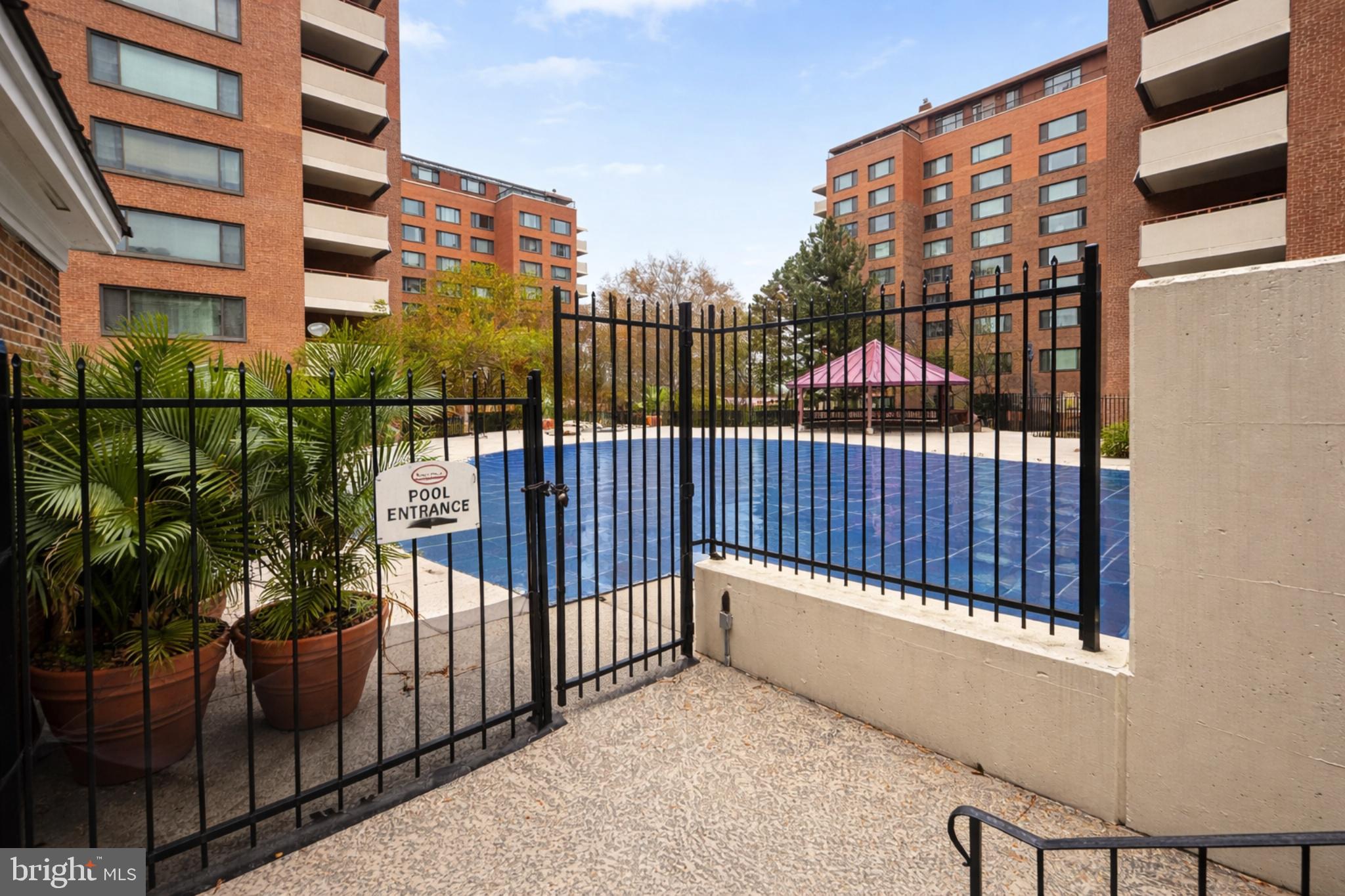 1121 ARLINGTON BOULEVARD 703