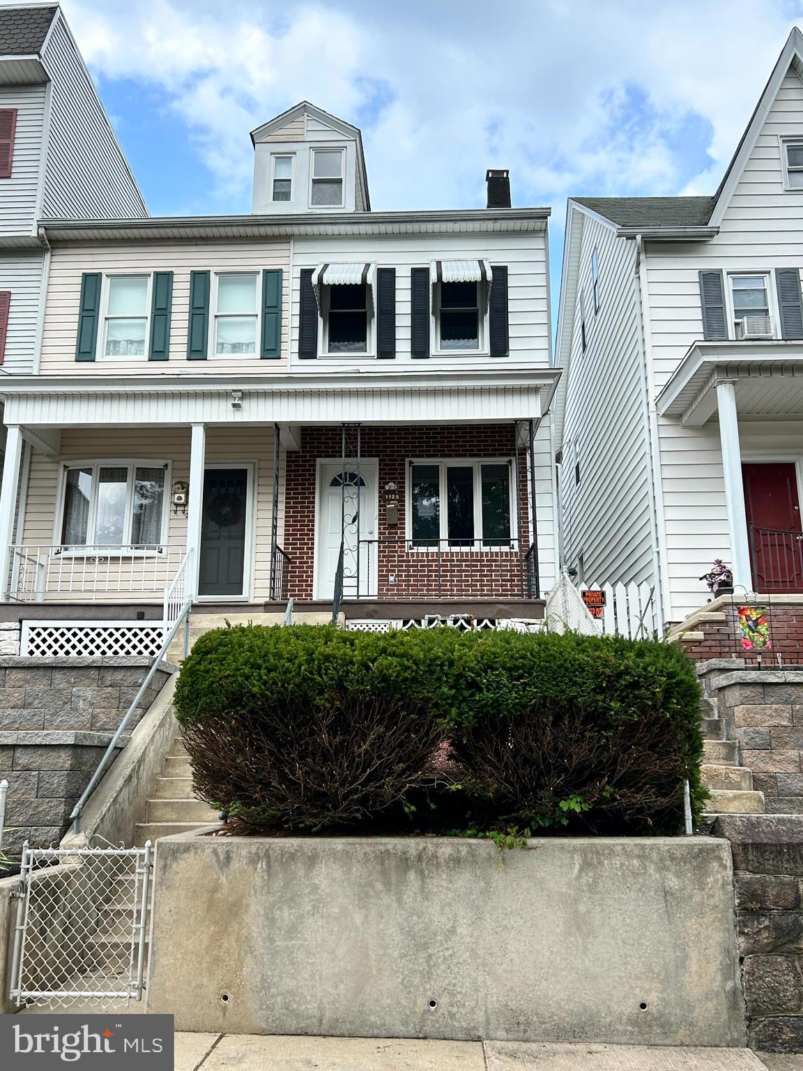Welcome to 1125 Market Street in Ashland, PA! This property is ready for its new owners! Great size end of row with a fenced in back yard and detached garage with extra storage! New appliances have been added to the kitchen as well. Schedule your showing today! Seller is accepting all financing!