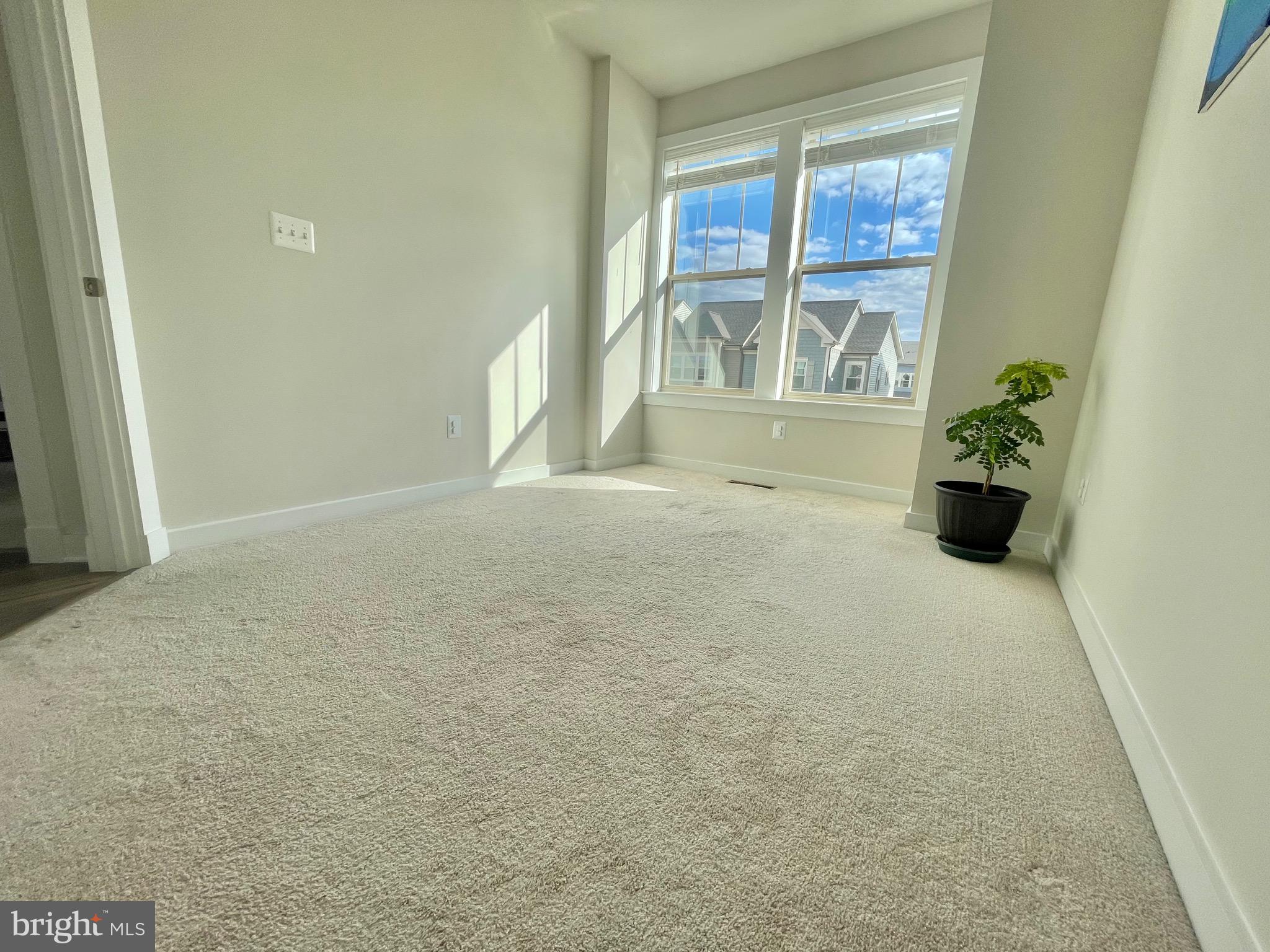 VILLAGES OF URBANA - Residential Lease