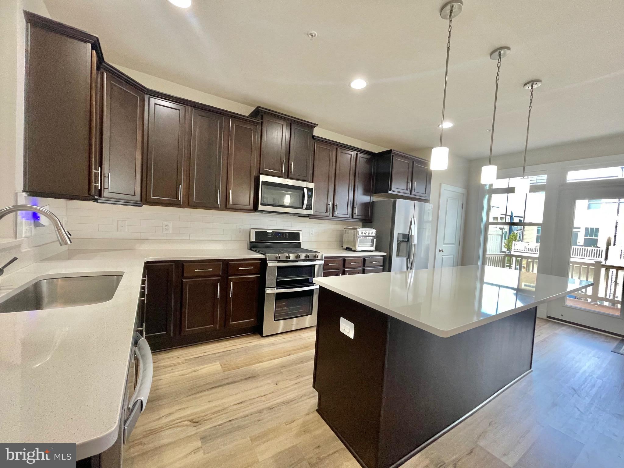 8608 SHADY PINES DRIVE 22712