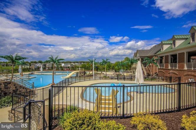 VILLAGES OF URBANA - Residential Lease