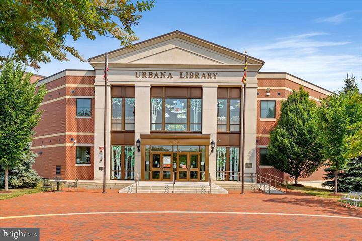 VILLAGES OF URBANA - Residential Lease