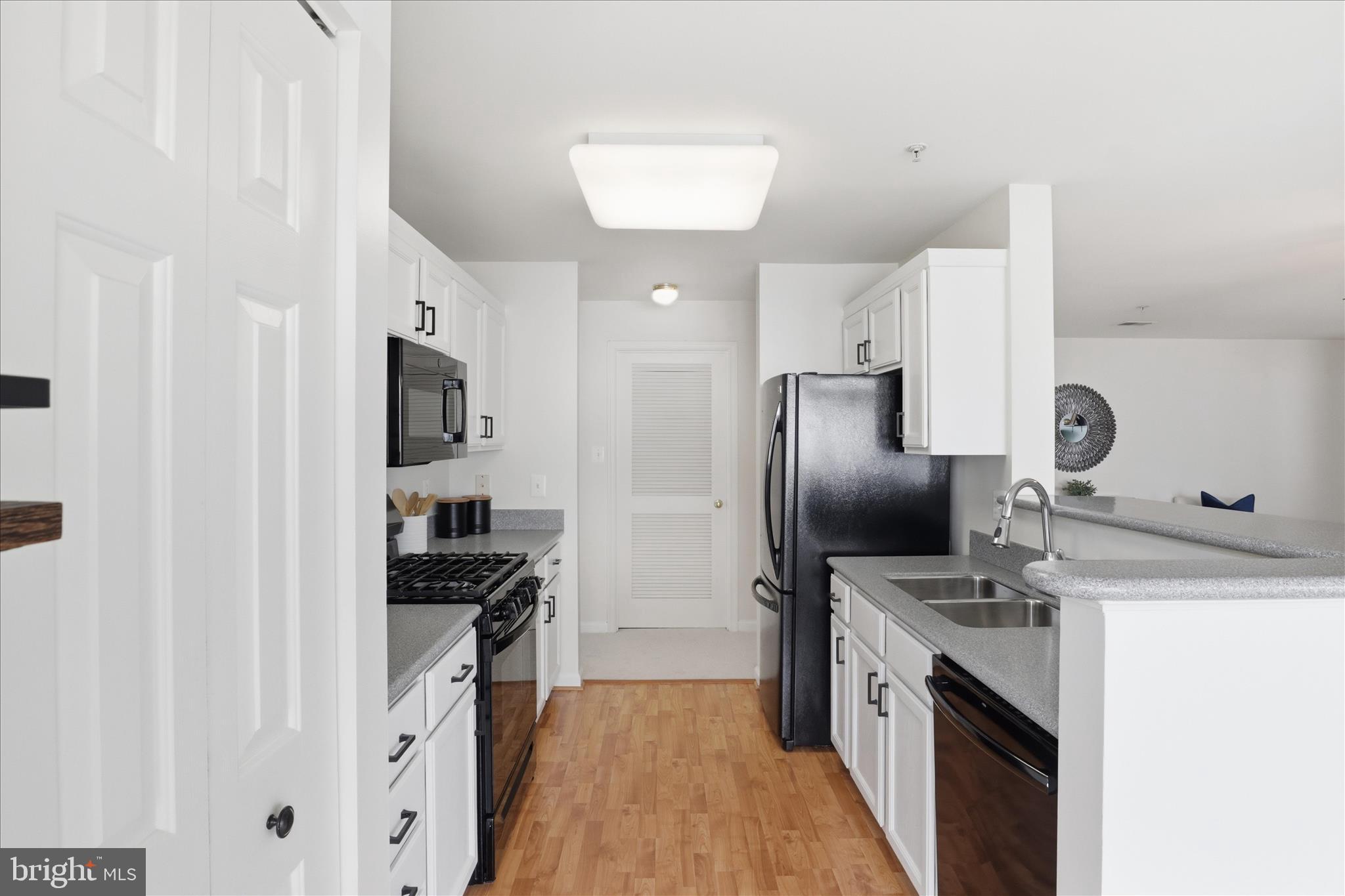 SOUTH MEADOWS - Residential