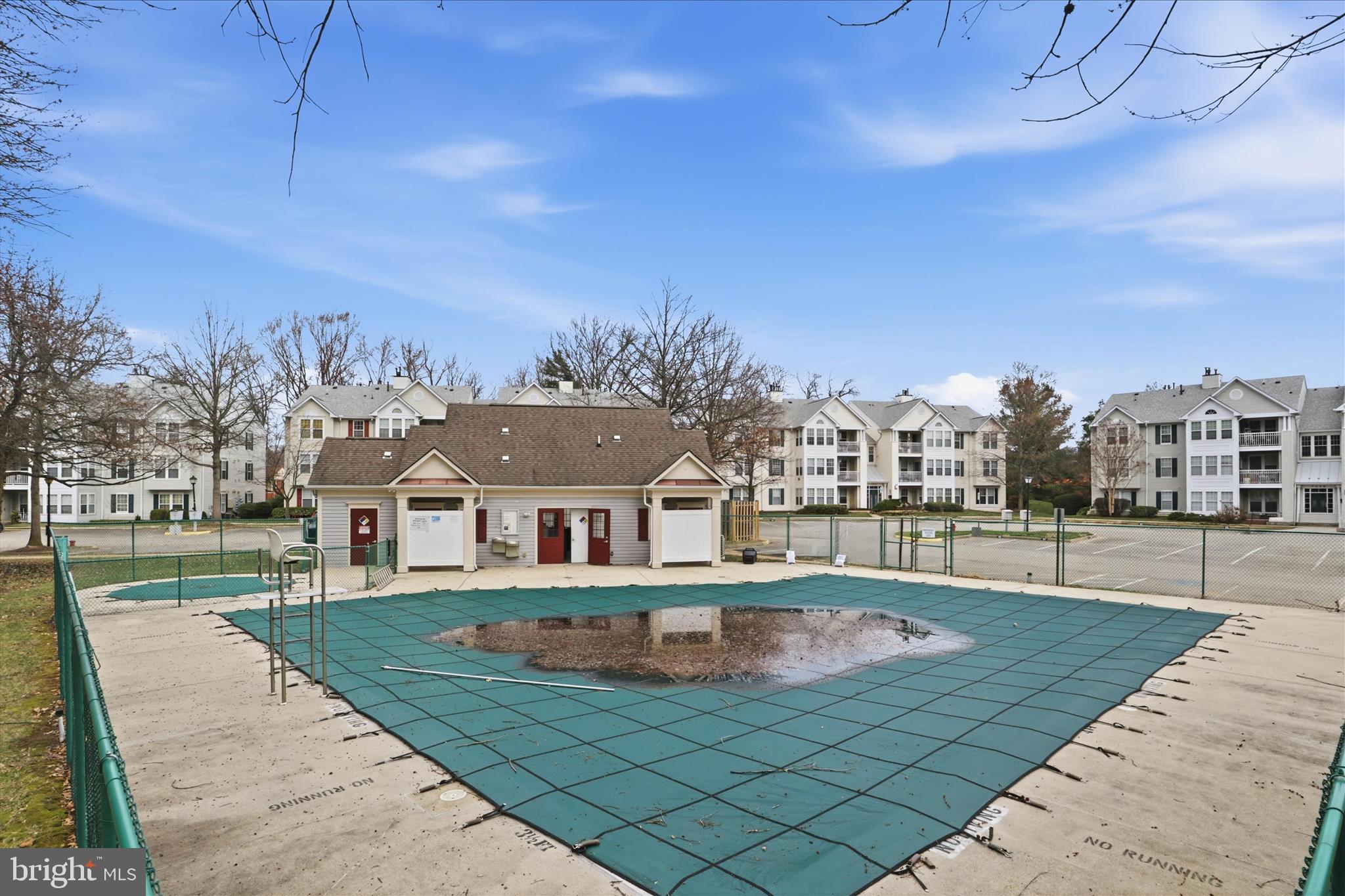 SOUTH MEADOWS - Residential