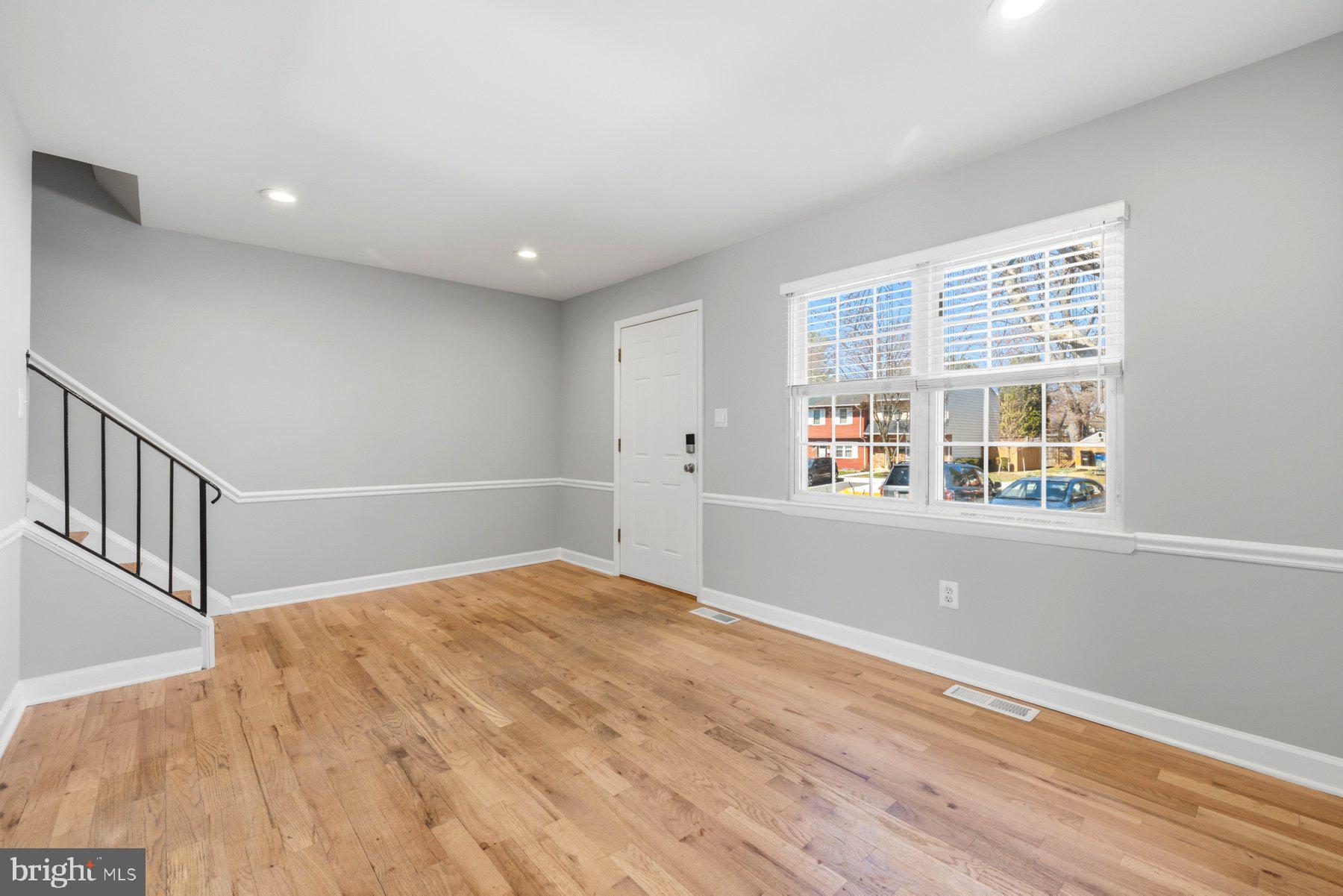 TOWNE CREST - Residential