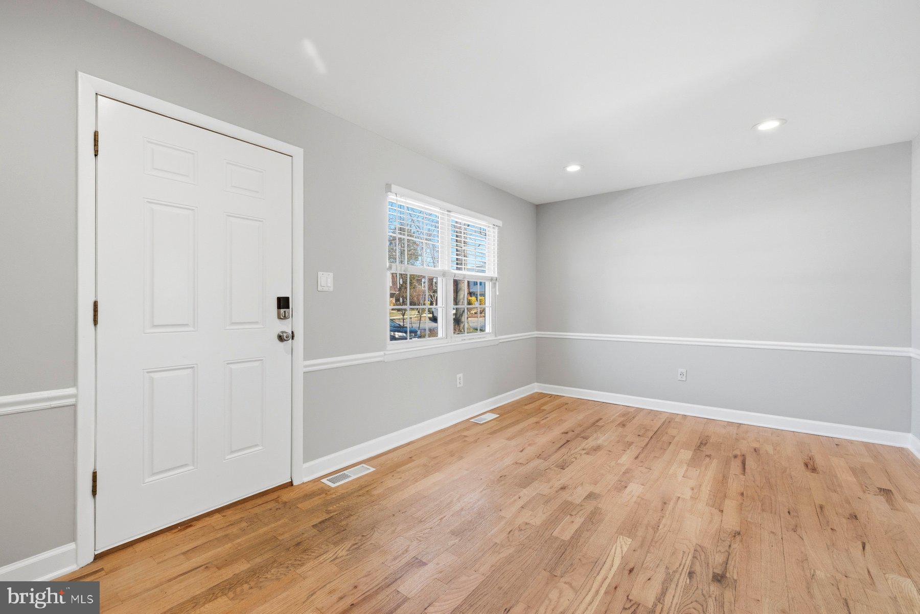 TOWNE CREST - Residential