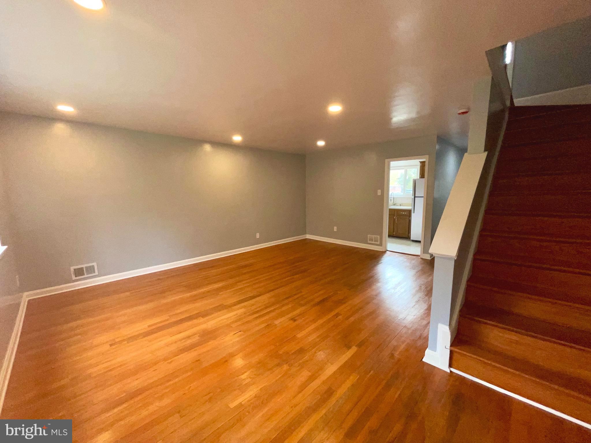 5028 ROSELD COURT
