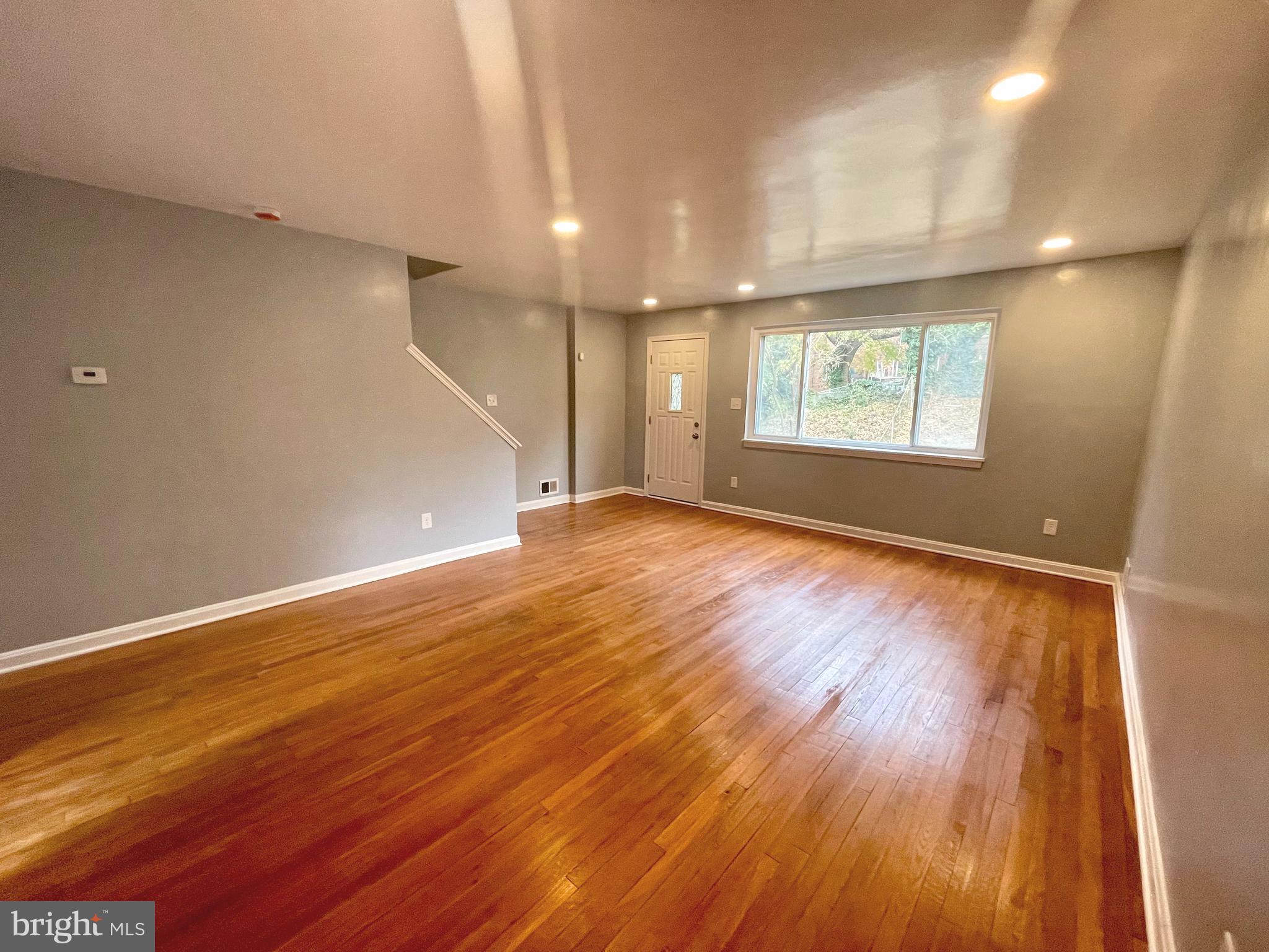 5028 ROSELD COURT