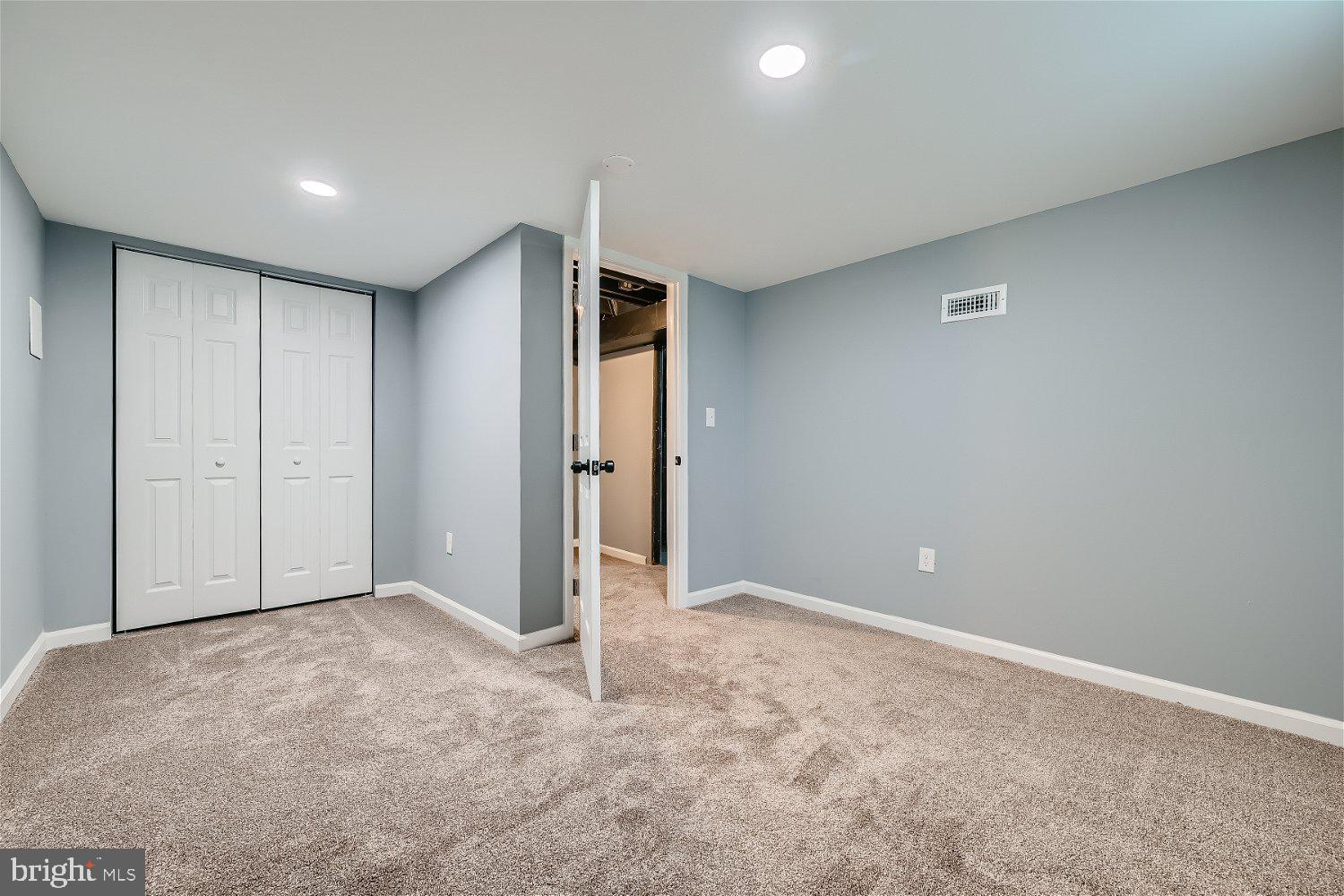 WINDSOR FARMS - Residential