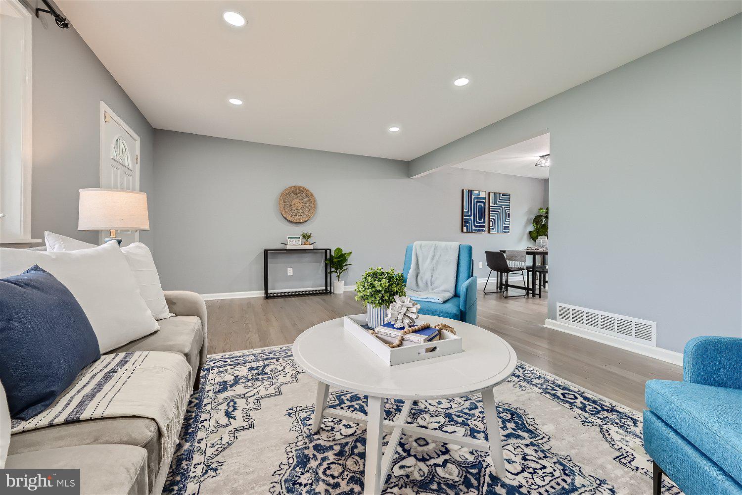 WINDSOR FARMS - Residential