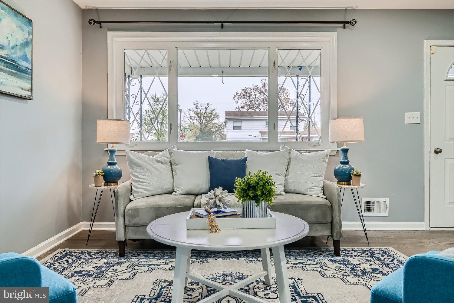 WINDSOR FARMS - Residential